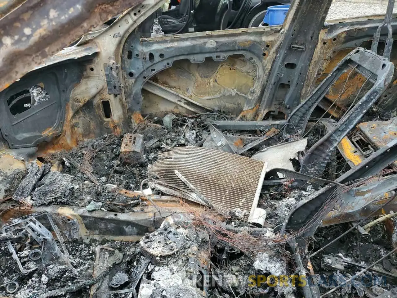 7 Photograph of a damaged car YV4102DK2M1684509 VOLVO XC60 2021