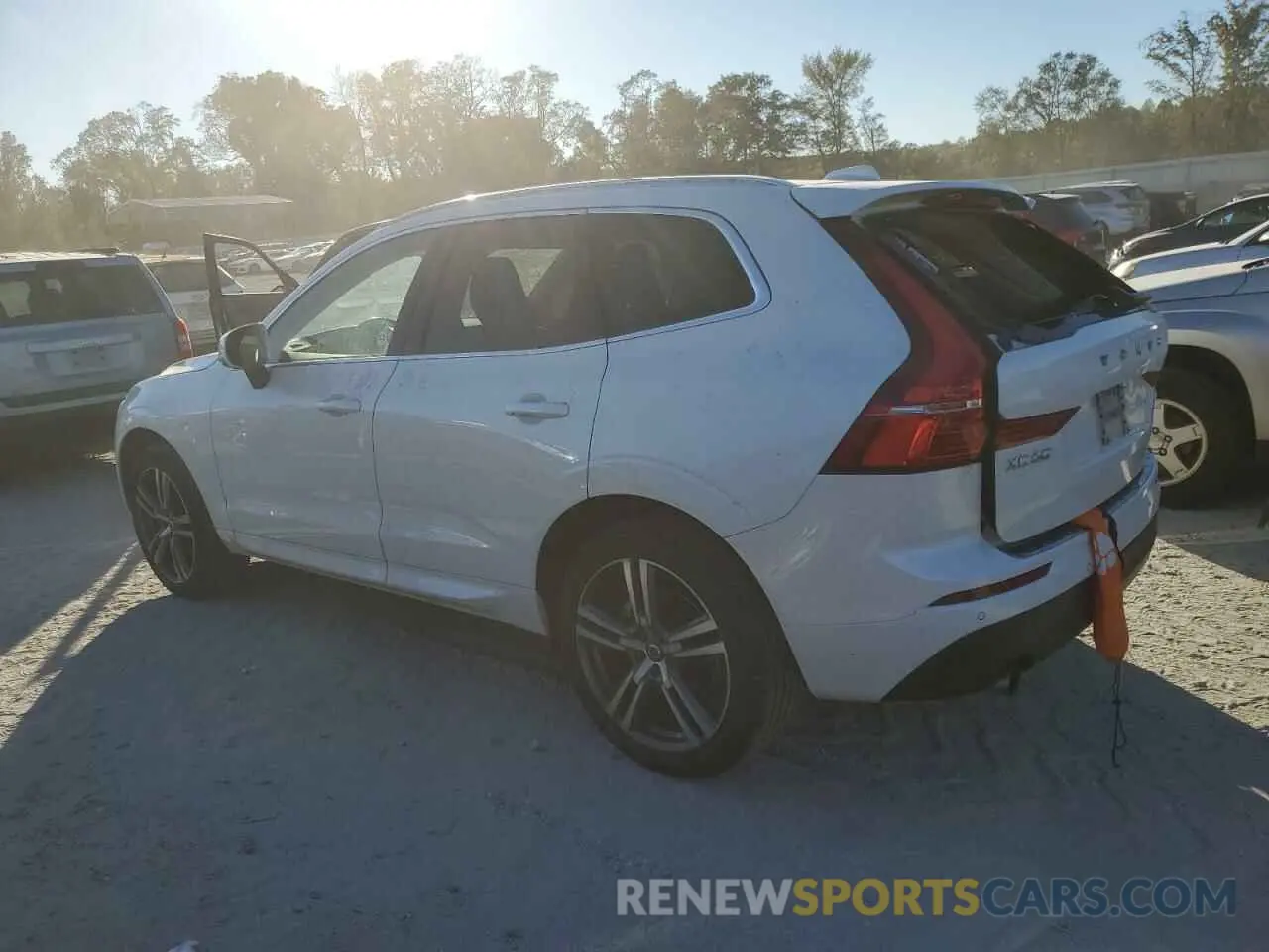 2 Photograph of a damaged car YV4102DK4M1874795 VOLVO XC60 2021