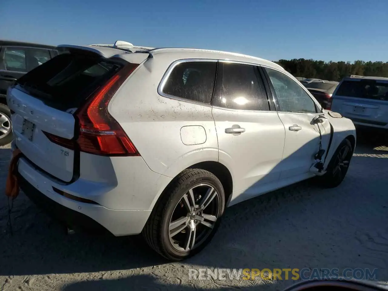3 Photograph of a damaged car YV4102DK4M1874795 VOLVO XC60 2021