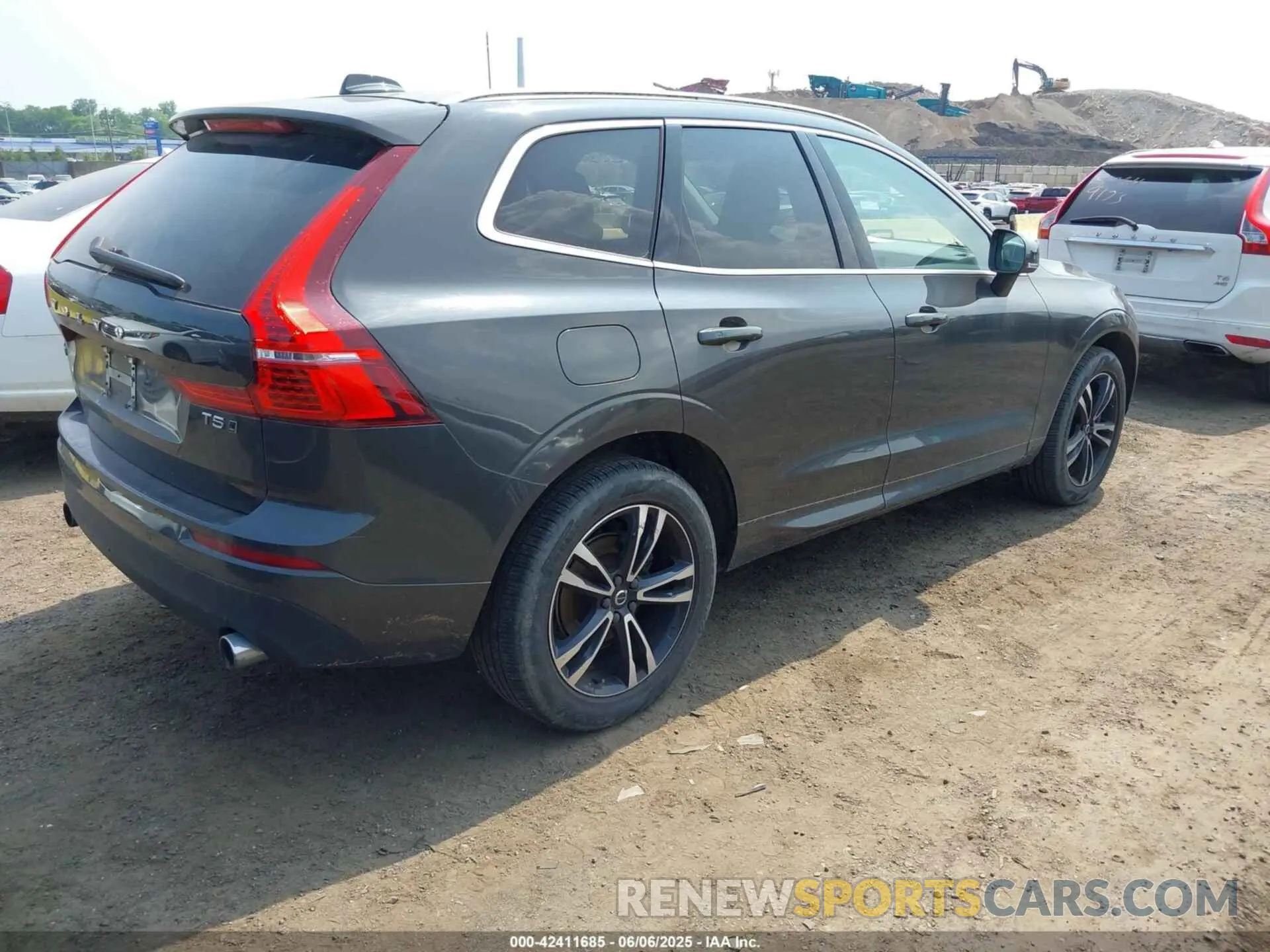 4 Photograph of a damaged car YV4102DK5M1734139 VOLVO XC60 2021