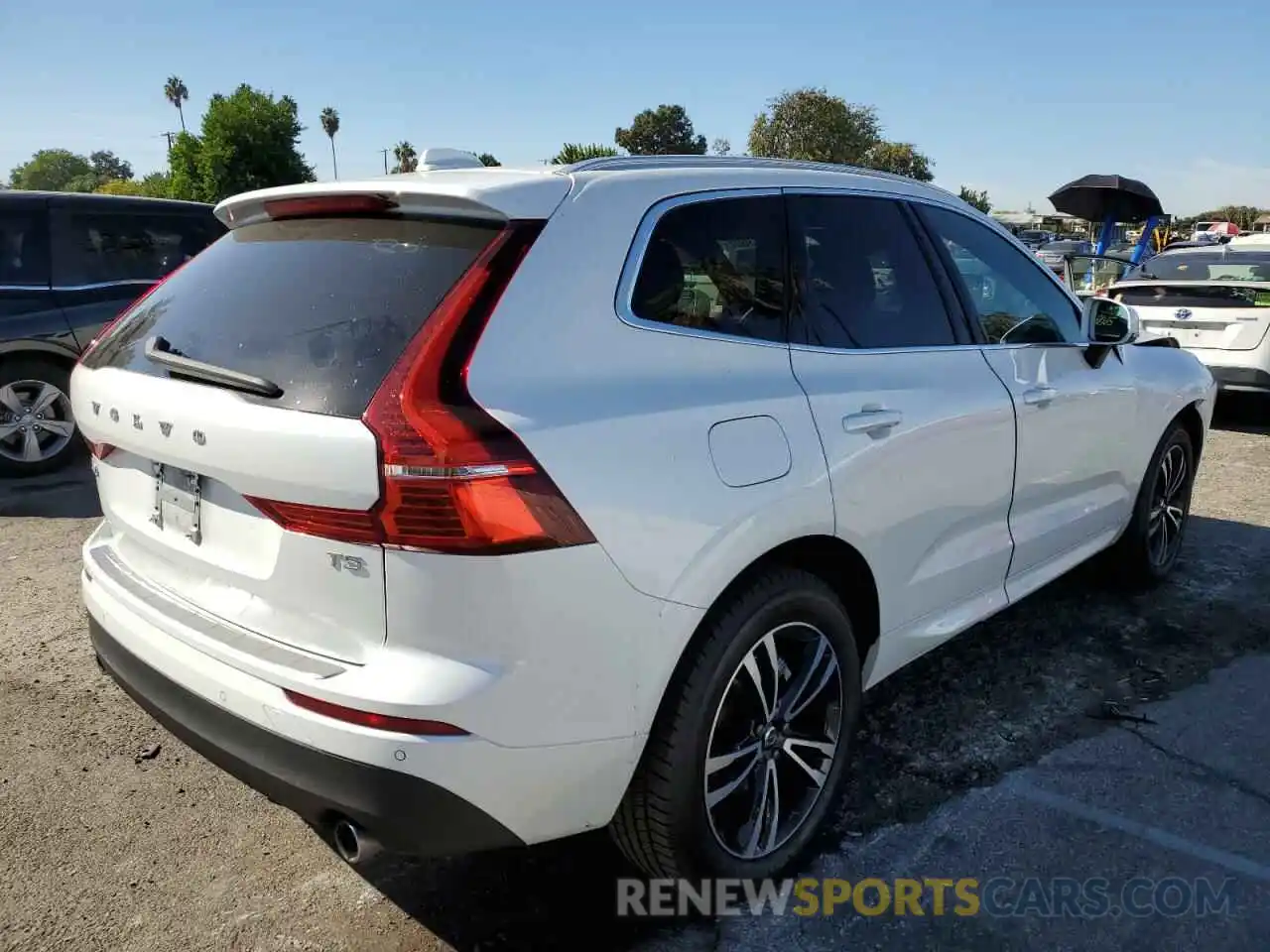 4 Photograph of a damaged car YV4102DK6M1740192 VOLVO XC60 2021