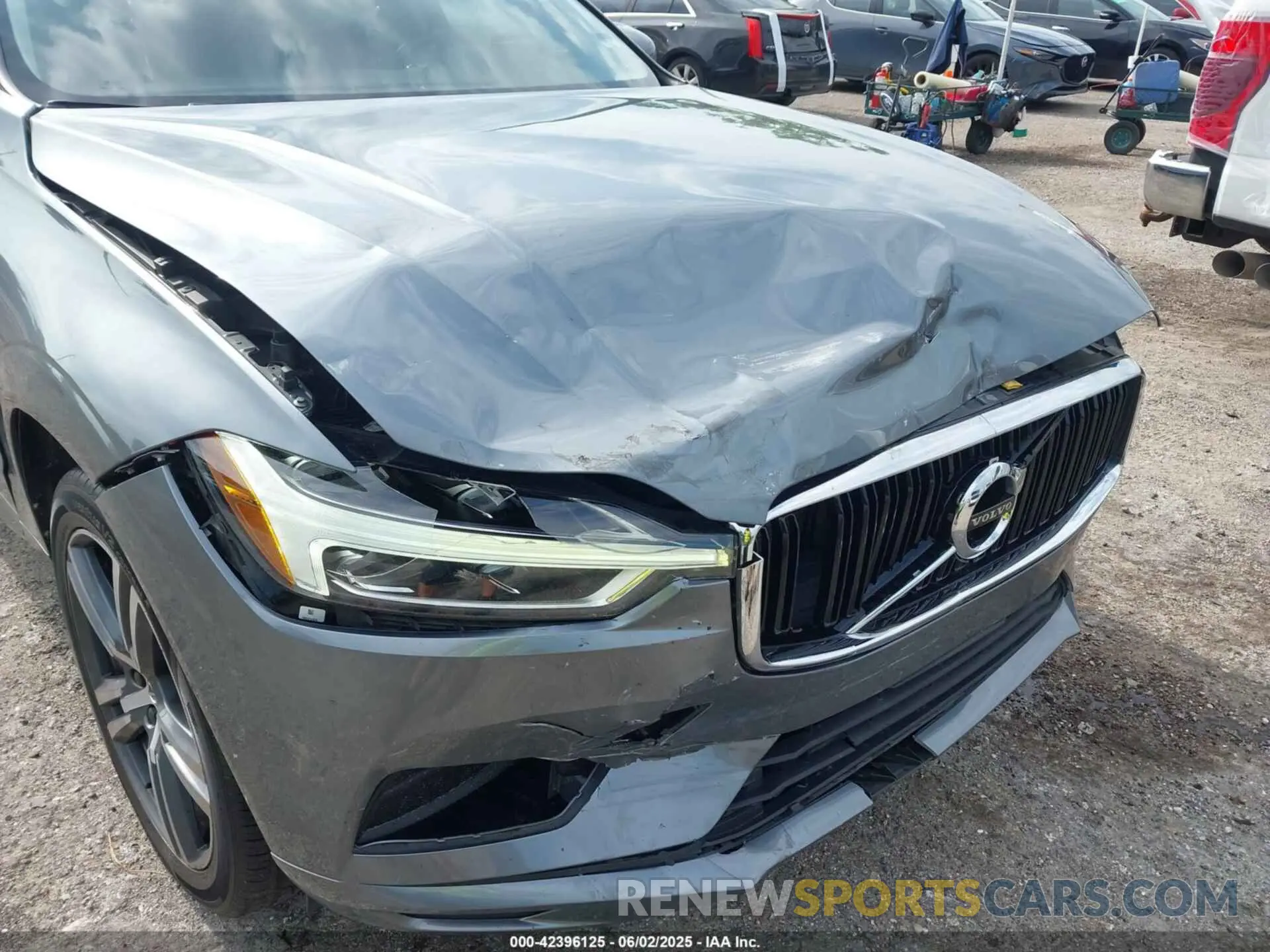 6 Photograph of a damaged car YV4102DK8M1726892 VOLVO XC60 2021