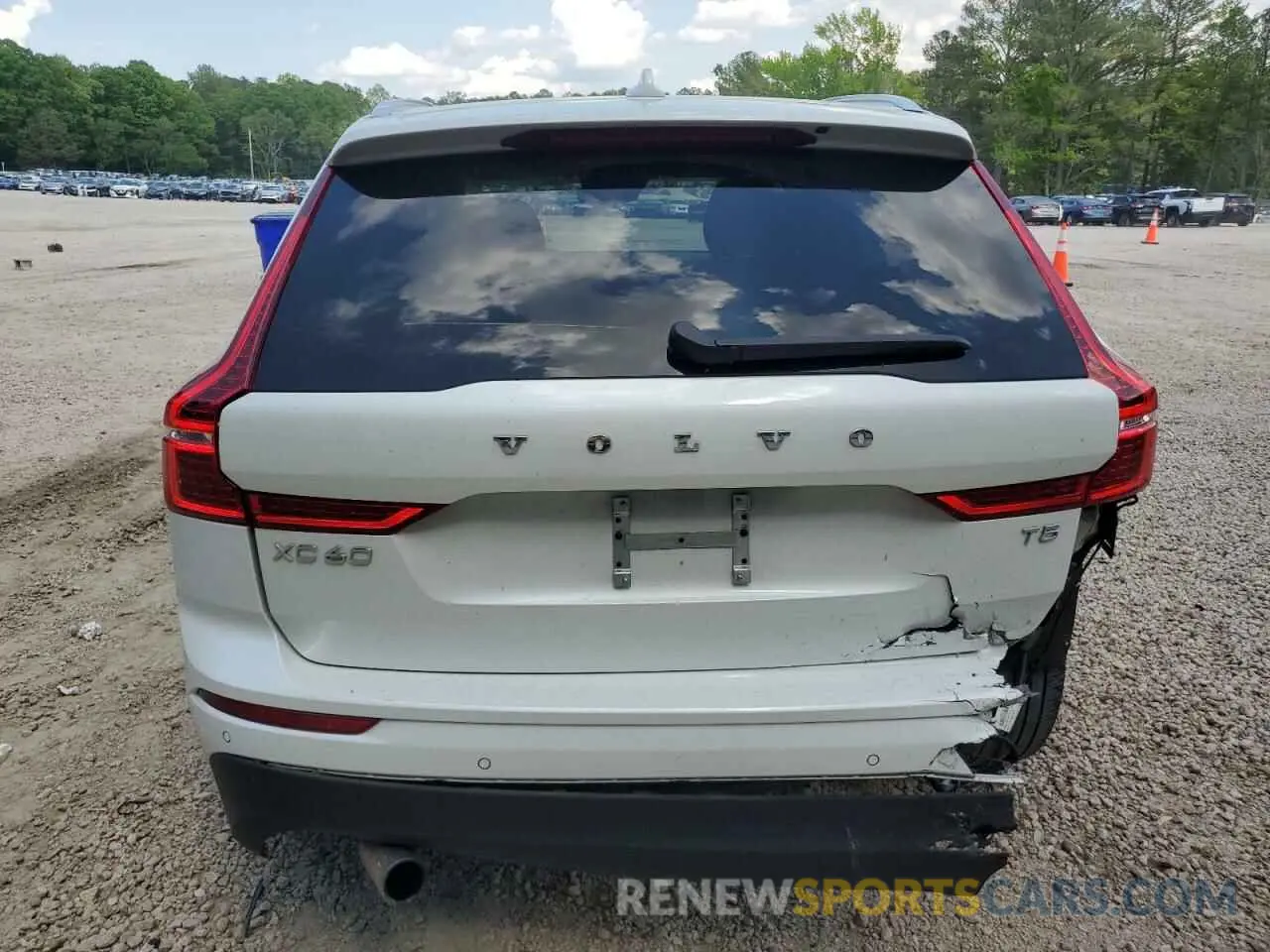 6 Photograph of a damaged car YV4102DK9M1770335 VOLVO XC60 2021