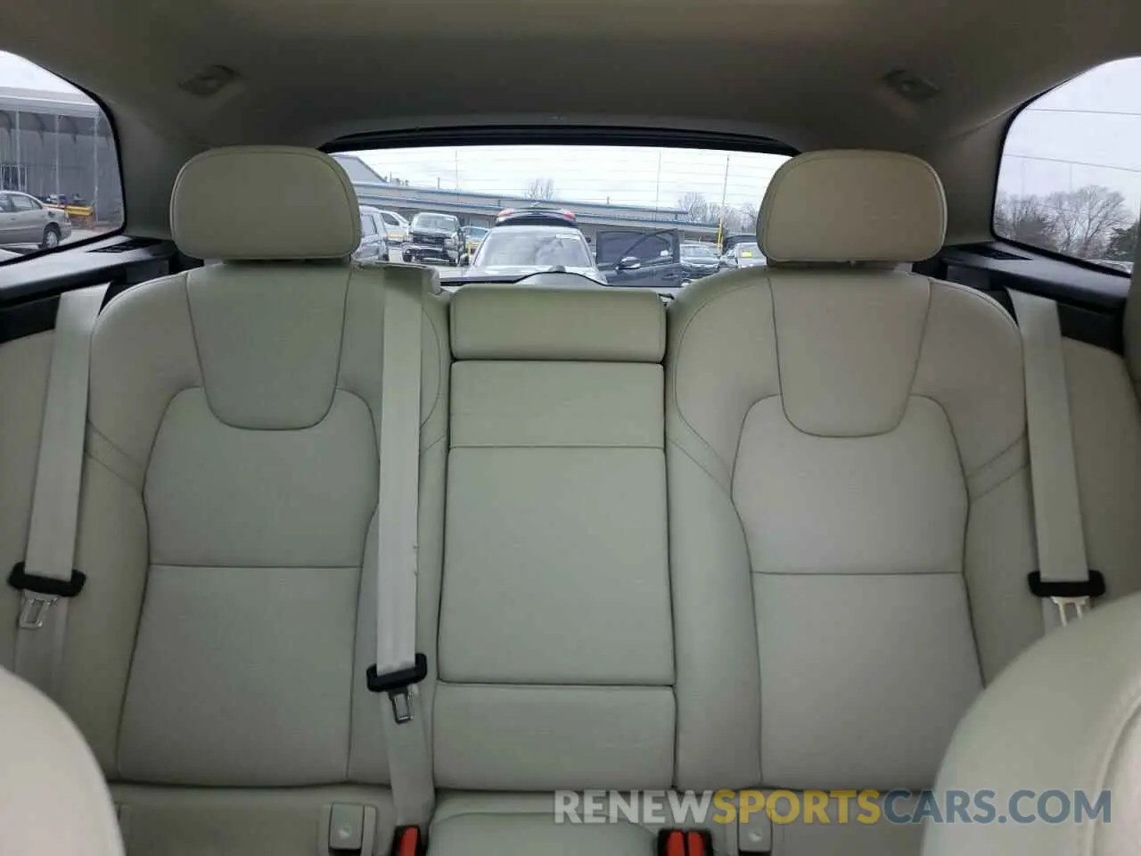10 Photograph of a damaged car YV4102DK9M1887283 VOLVO XC60 2021