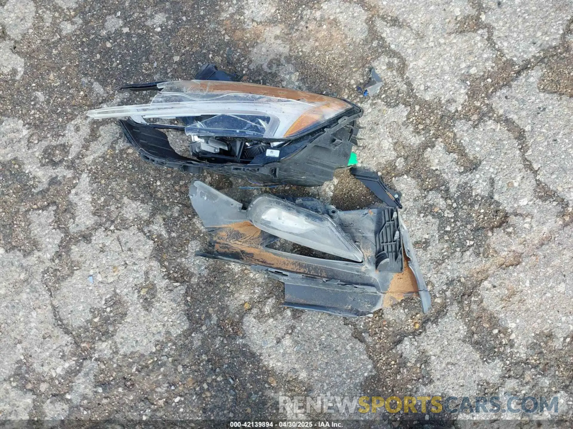 12 Photograph of a damaged car YV4102DKXM1742320 VOLVO XC60 2021