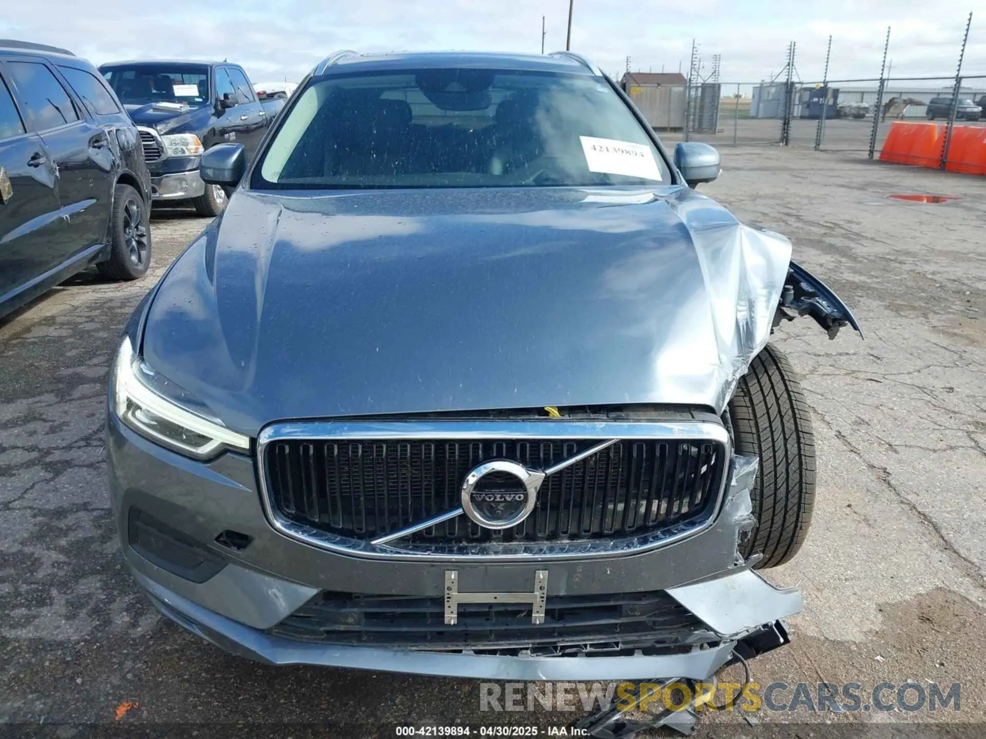 13 Photograph of a damaged car YV4102DKXM1742320 VOLVO XC60 2021