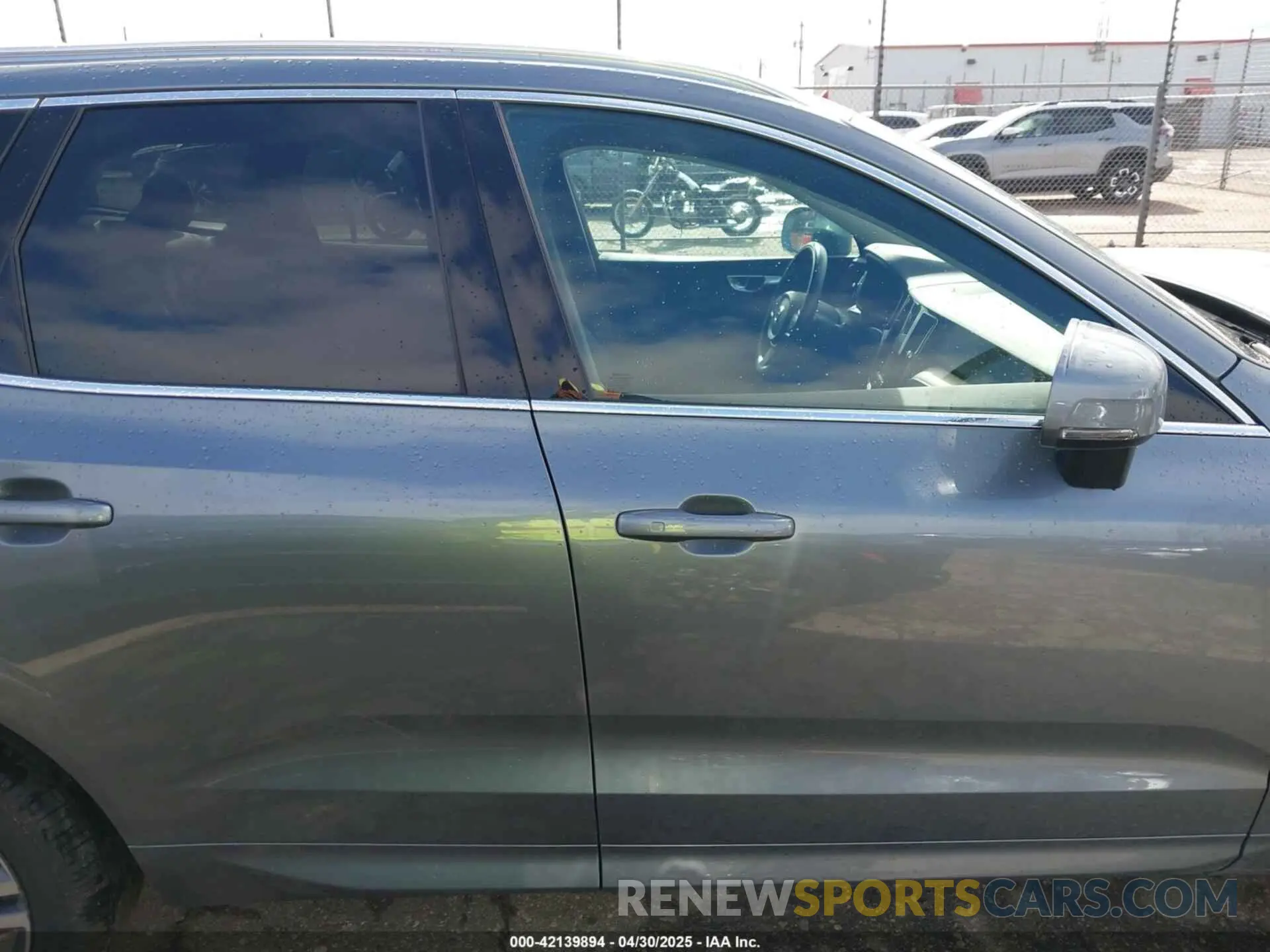 14 Photograph of a damaged car YV4102DKXM1742320 VOLVO XC60 2021