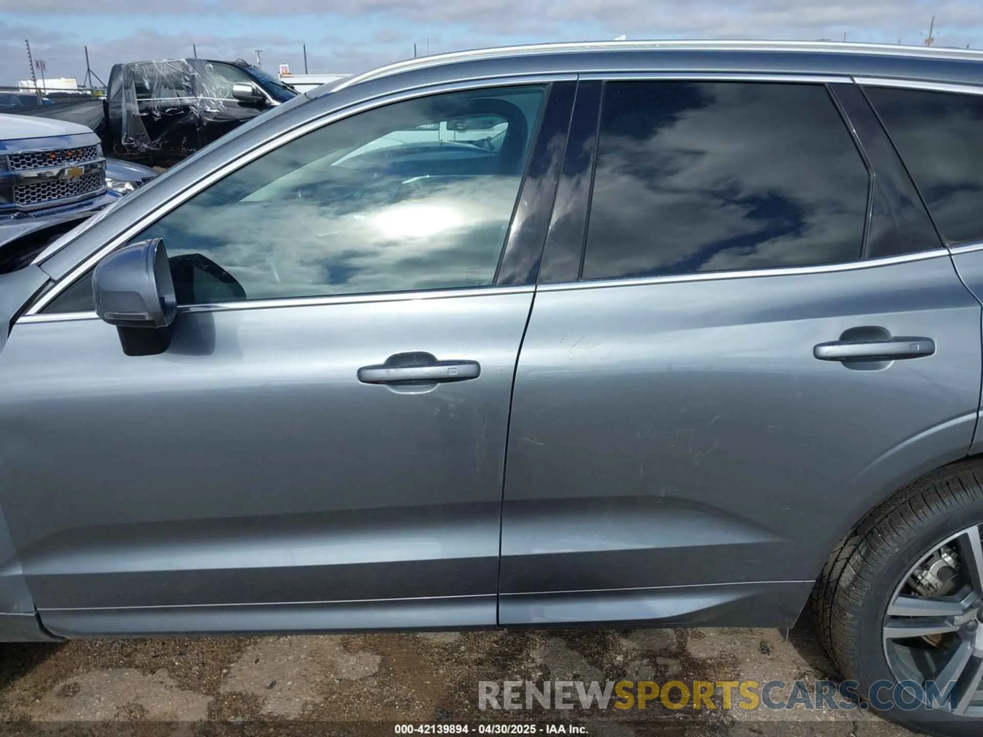 15 Photograph of a damaged car YV4102DKXM1742320 VOLVO XC60 2021