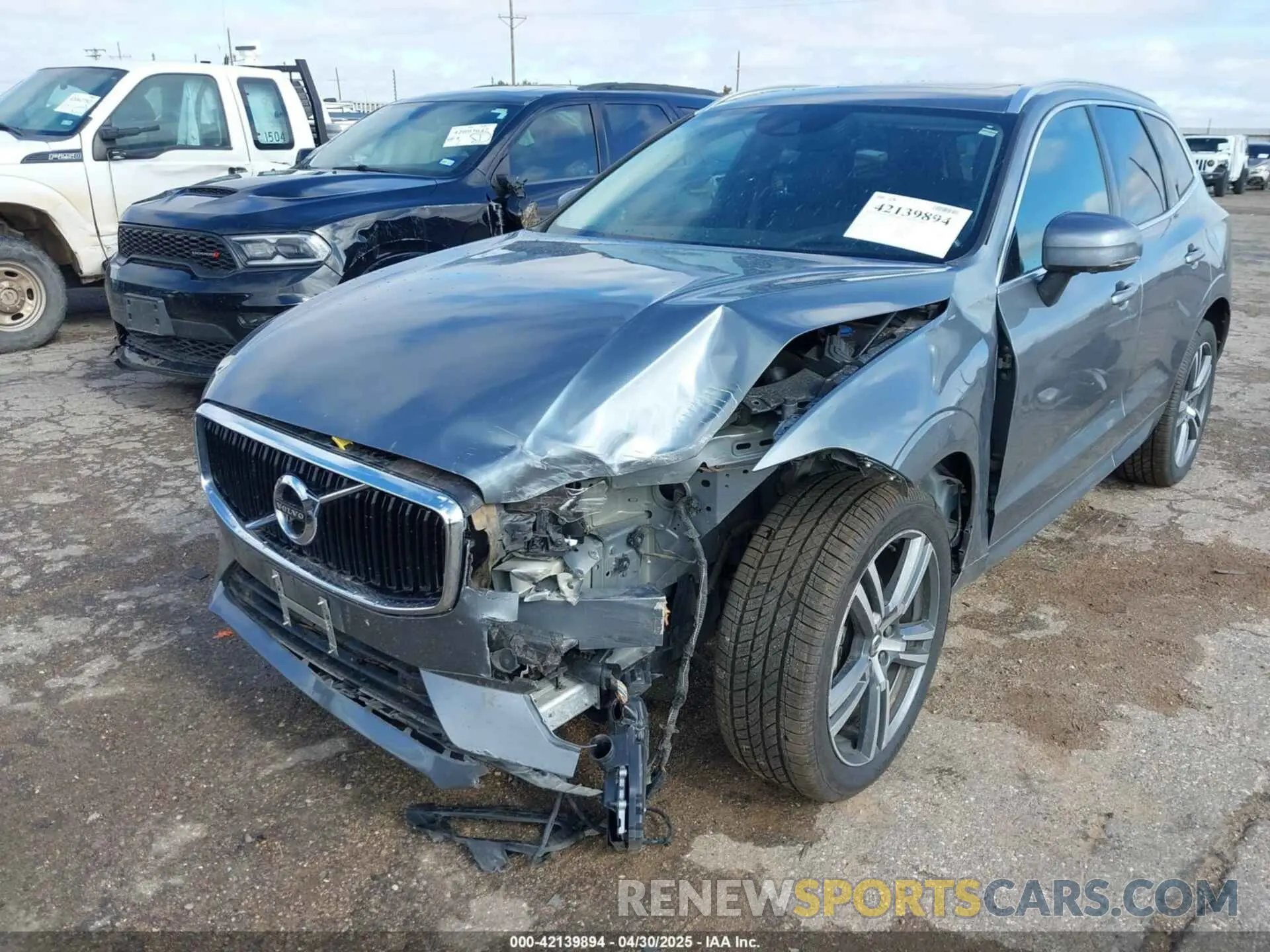 6 Photograph of a damaged car YV4102DKXM1742320 VOLVO XC60 2021