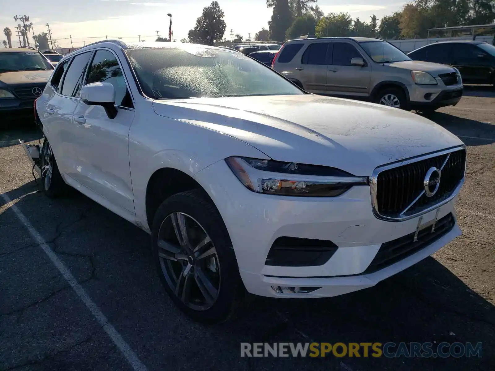 1 Photograph of a damaged car YV4102DKXM1836682 VOLVO XC60 2021