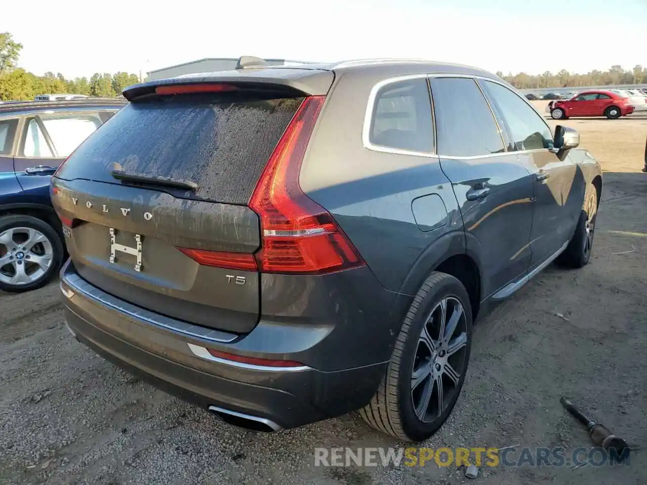 4 Photograph of a damaged car YV4102DL2M1733653 VOLVO XC60 2021