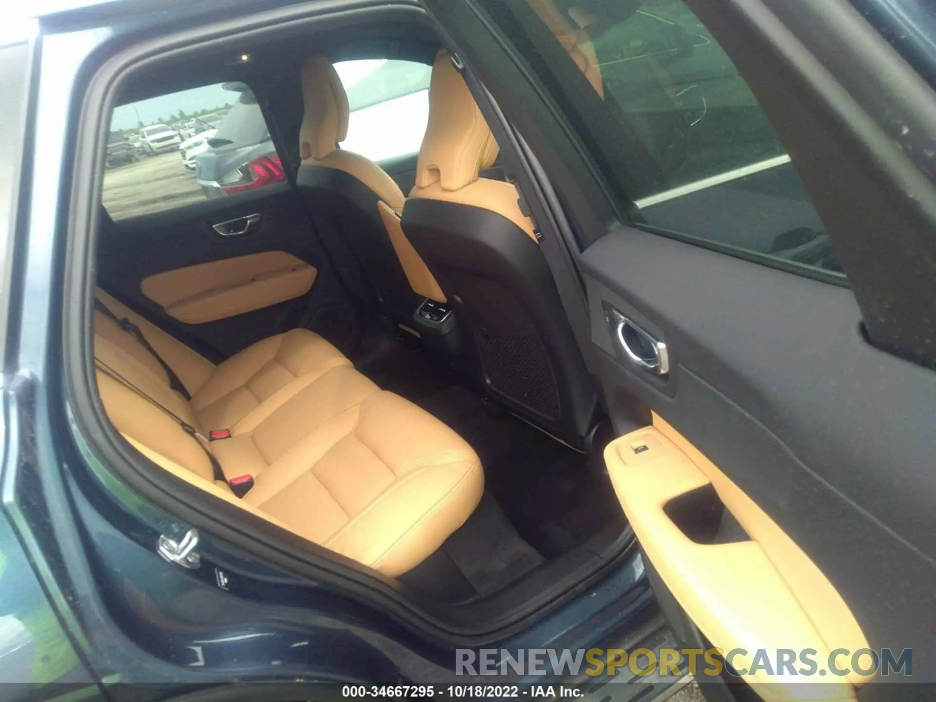 8 Photograph of a damaged car YV4102DL4M1877060 VOLVO XC60 2021