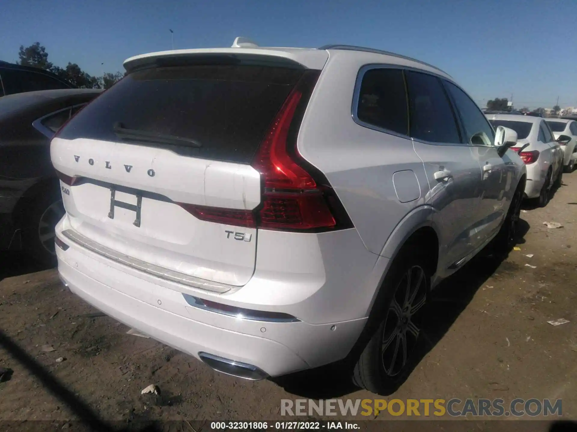 4 Photograph of a damaged car YV4102DL6M1710618 VOLVO XC60 2021