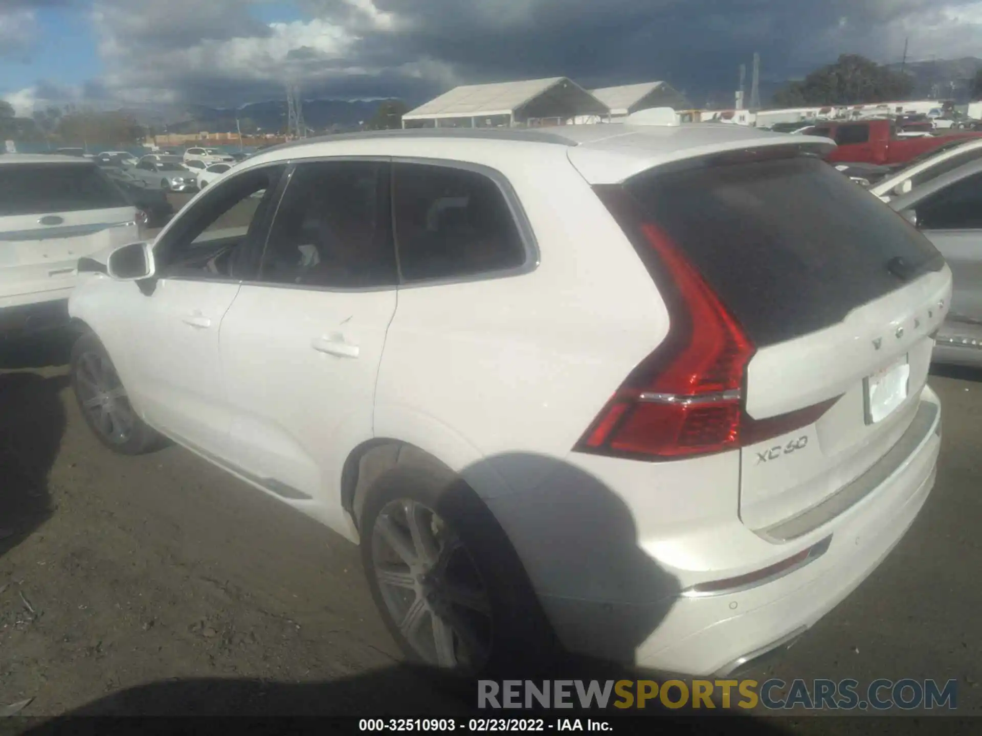 3 Photograph of a damaged car YV4102DL6M1727029 VOLVO XC60 2021