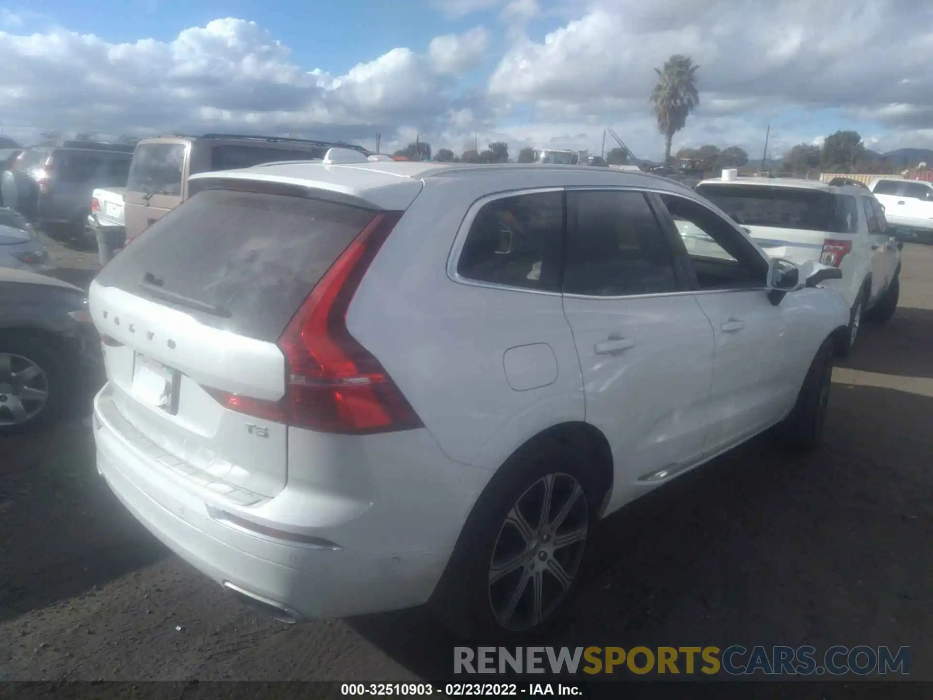 4 Photograph of a damaged car YV4102DL6M1727029 VOLVO XC60 2021