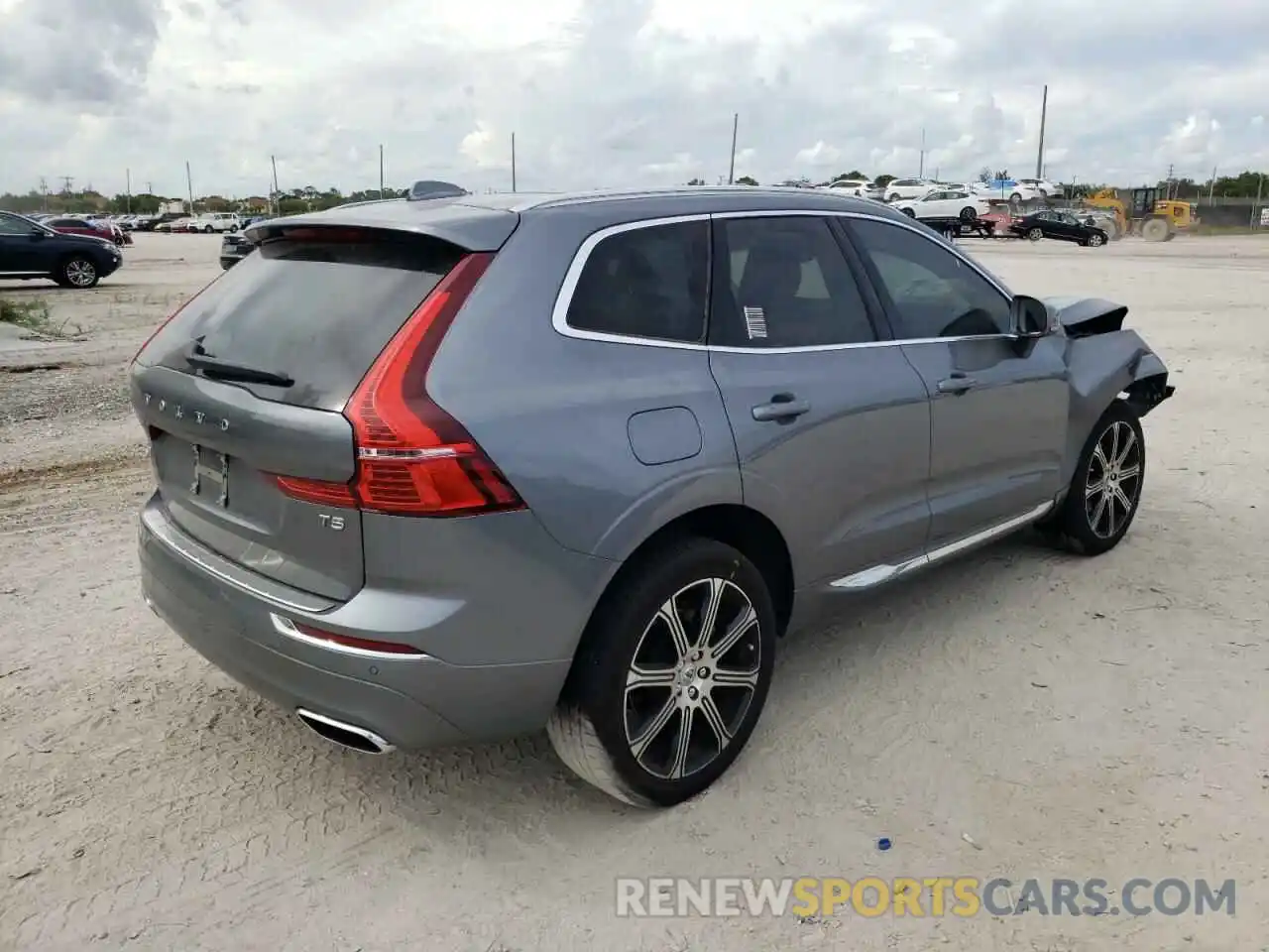 4 Photograph of a damaged car YV4102DL6M1881501 VOLVO XC60 2021