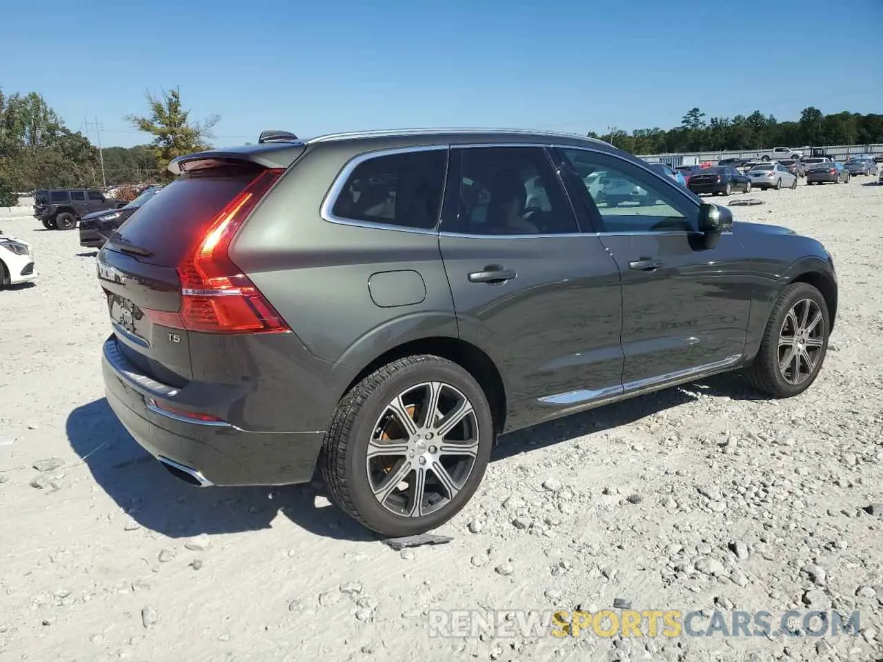 3 Photograph of a damaged car YV4102DL7M1821808 VOLVO XC60 2021