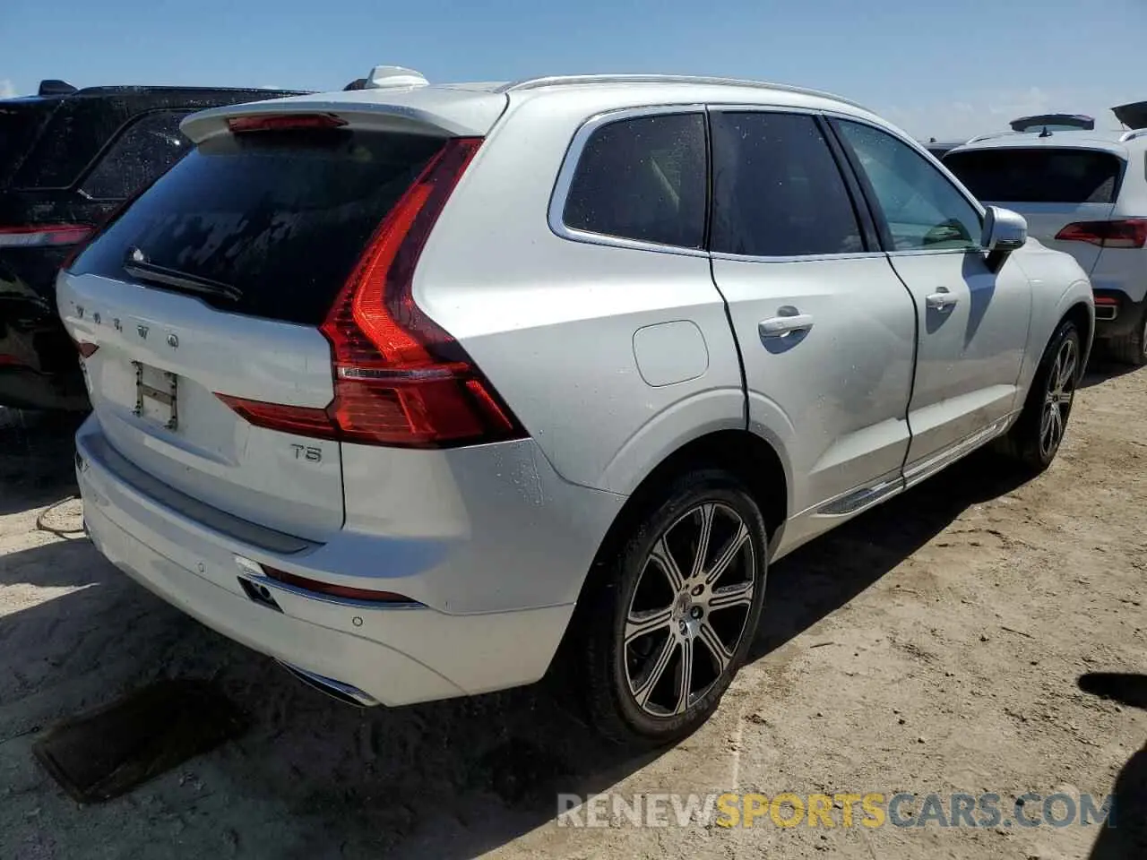 3 Photograph of a damaged car YV4102DL8M1861671 VOLVO XC60 2021