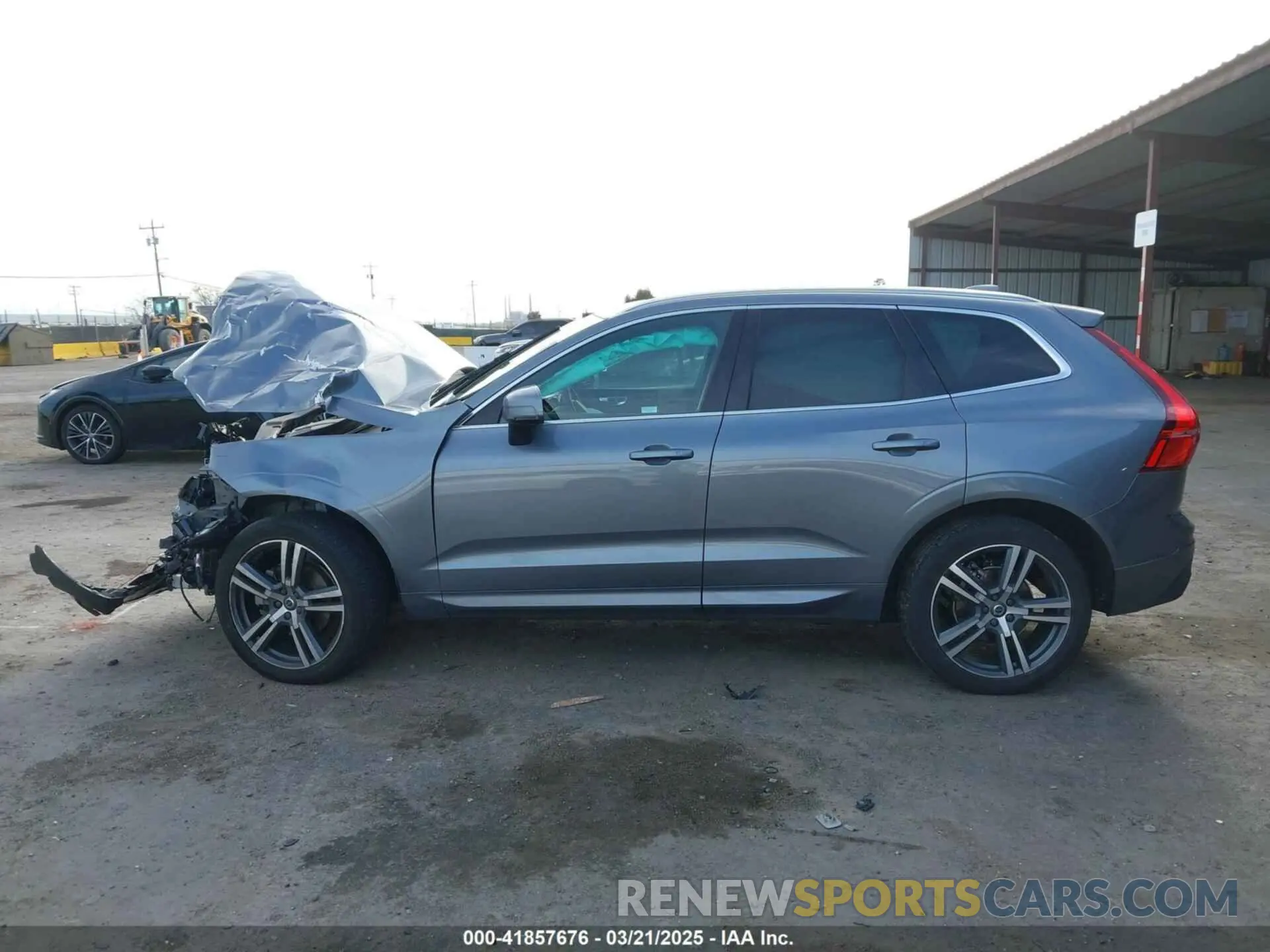 15 Photograph of a damaged car YV4102RK1M1715757 VOLVO XC60 2021