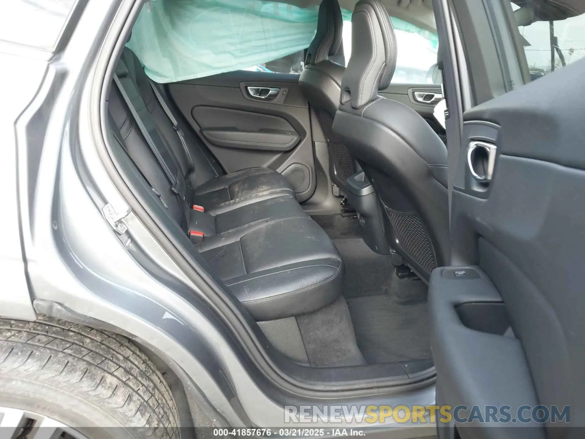 8 Photograph of a damaged car YV4102RK1M1715757 VOLVO XC60 2021