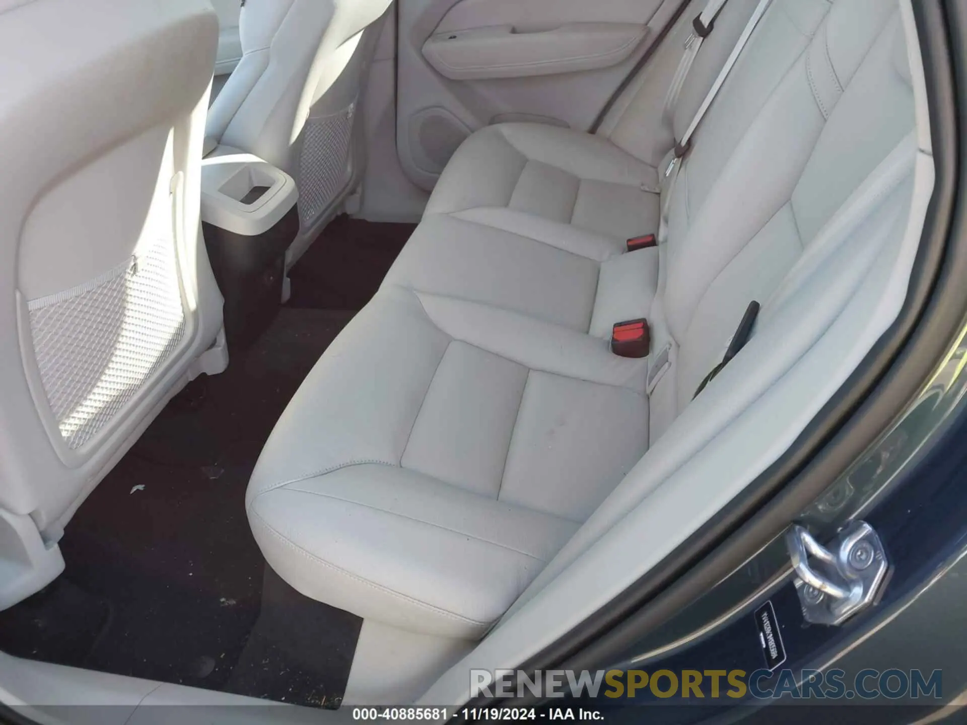 8 Photograph of a damaged car YV4102RK1M1805684 VOLVO XC60 2021
