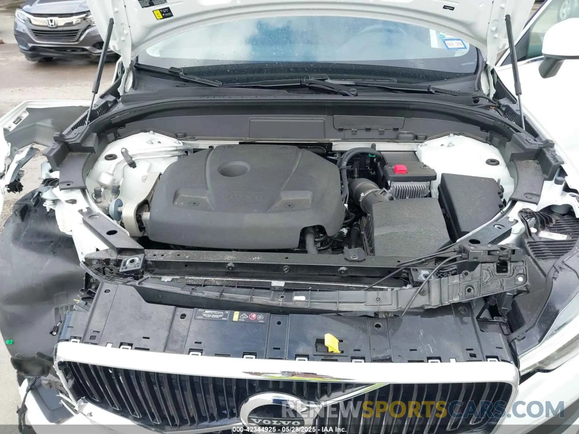 10 Photograph of a damaged car YV4102RK1M1862337 VOLVO XC60 2021