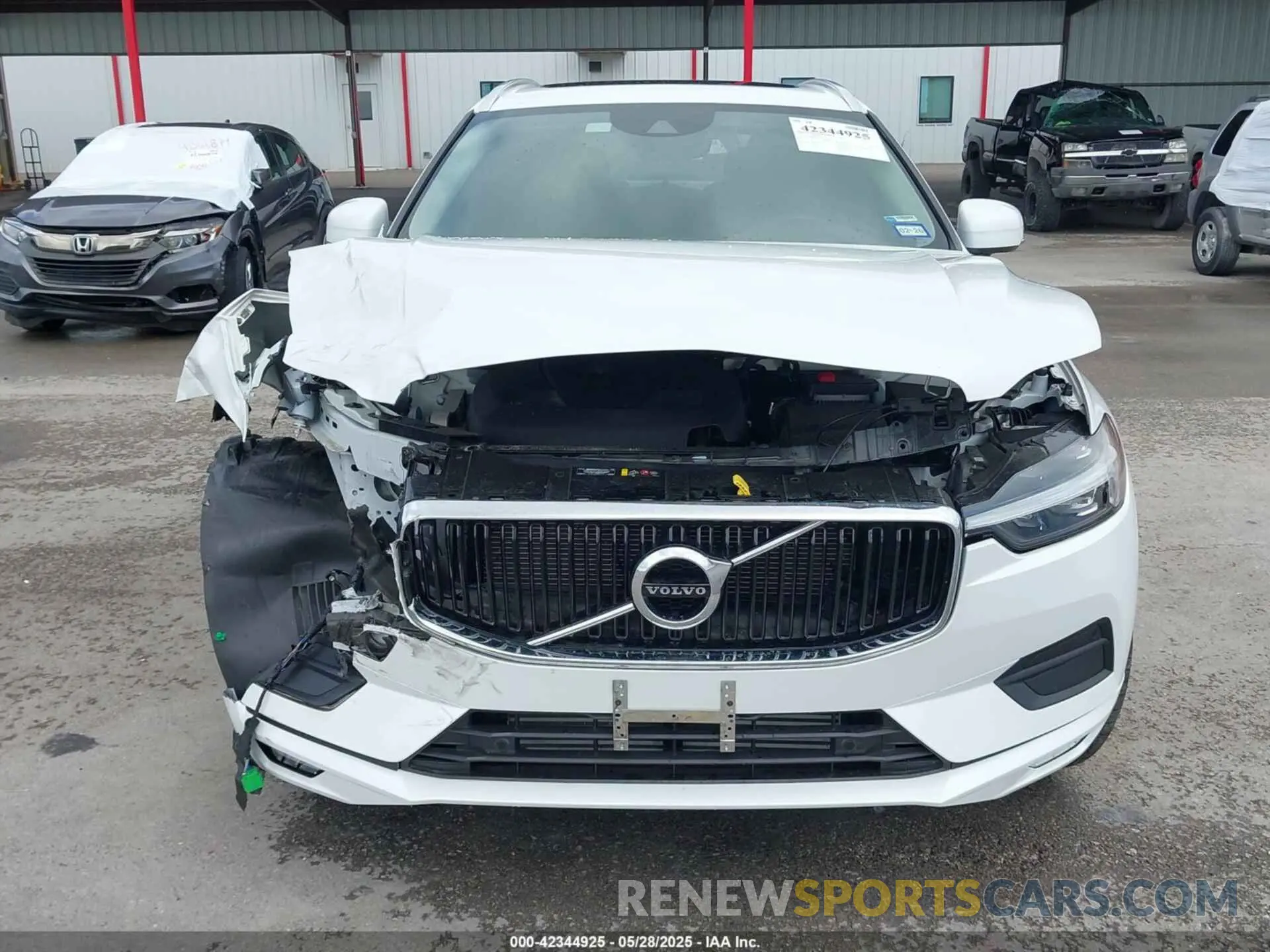 13 Photograph of a damaged car YV4102RK1M1862337 VOLVO XC60 2021