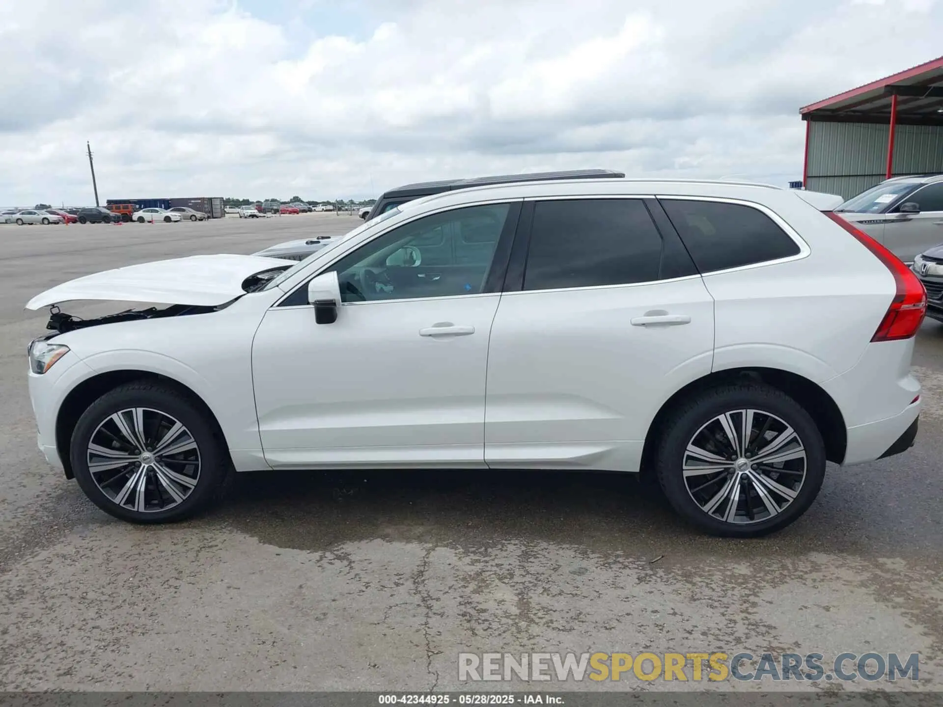 15 Photograph of a damaged car YV4102RK1M1862337 VOLVO XC60 2021