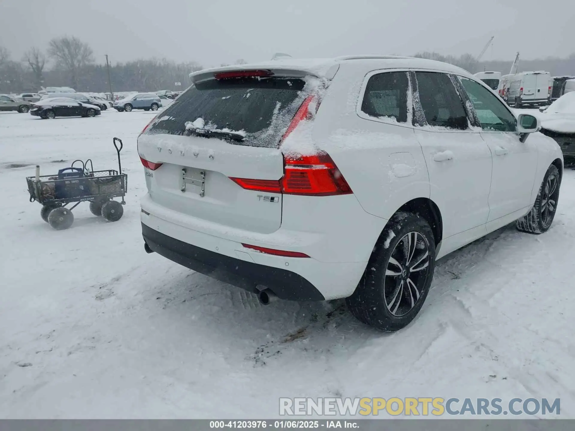 4 Photograph of a damaged car YV4102RK1M1882118 VOLVO XC60 2021