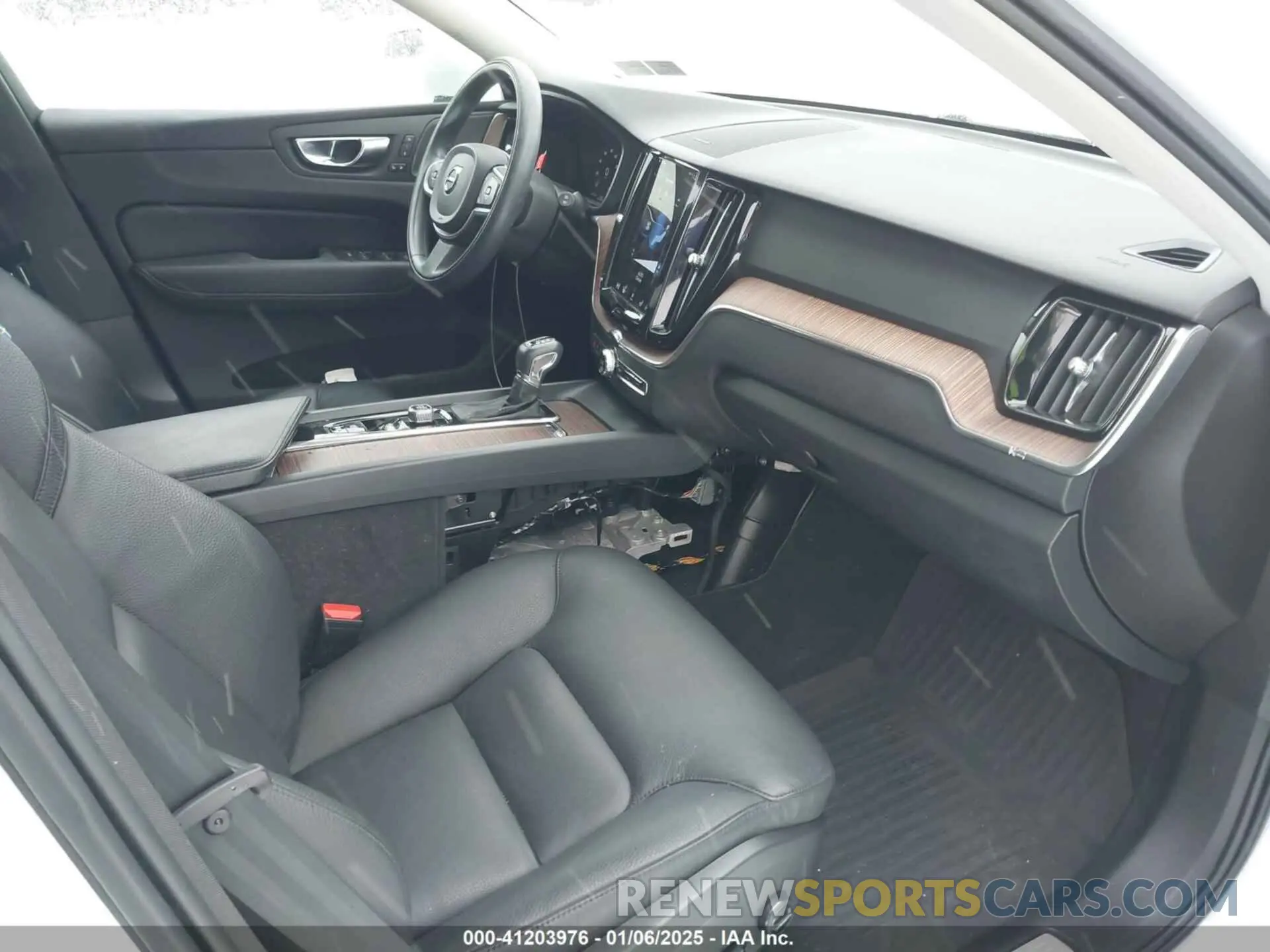 5 Photograph of a damaged car YV4102RK1M1882118 VOLVO XC60 2021
