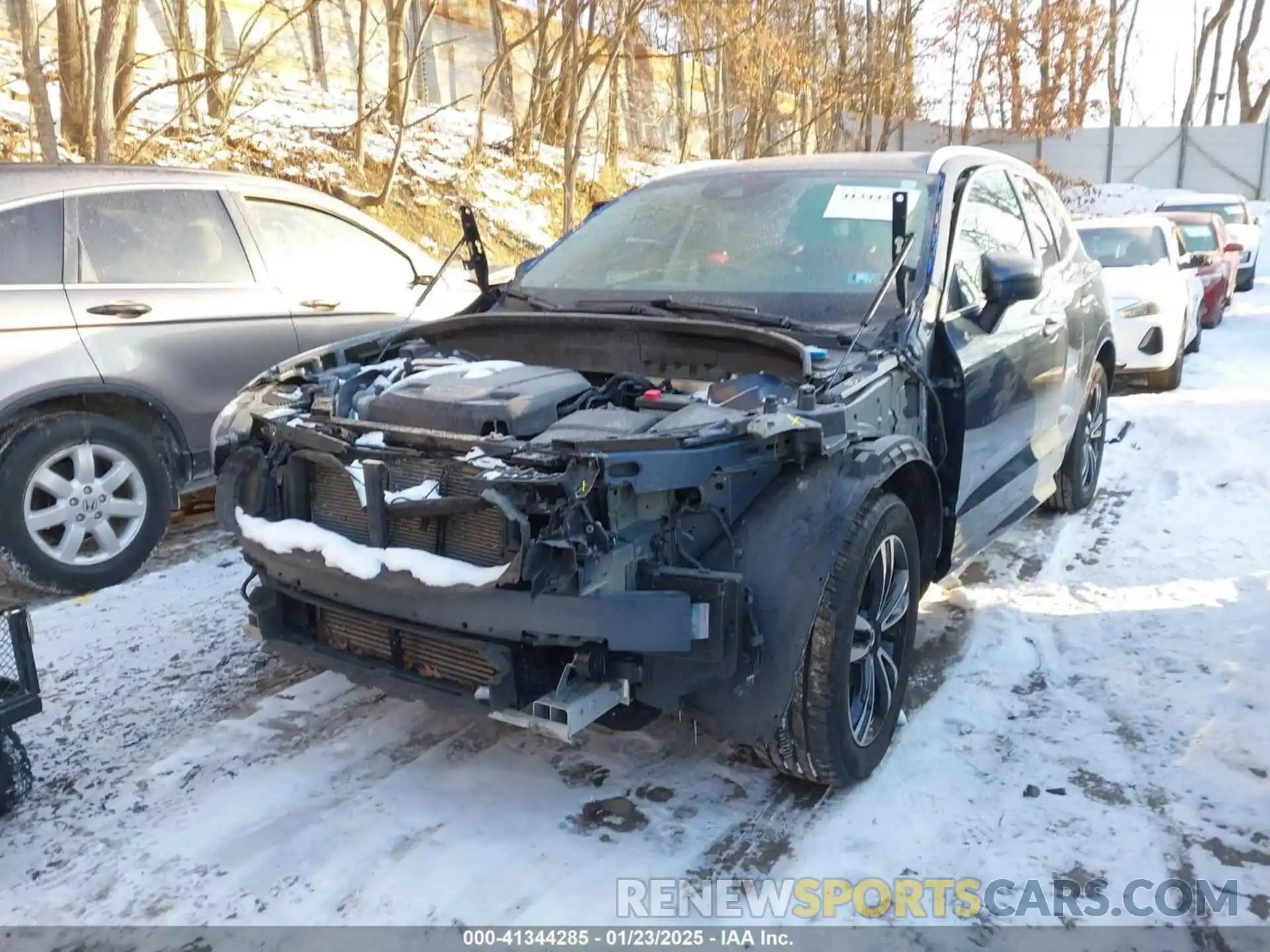 6 Photograph of a damaged car YV4102RK2M1825023 VOLVO XC60 2021