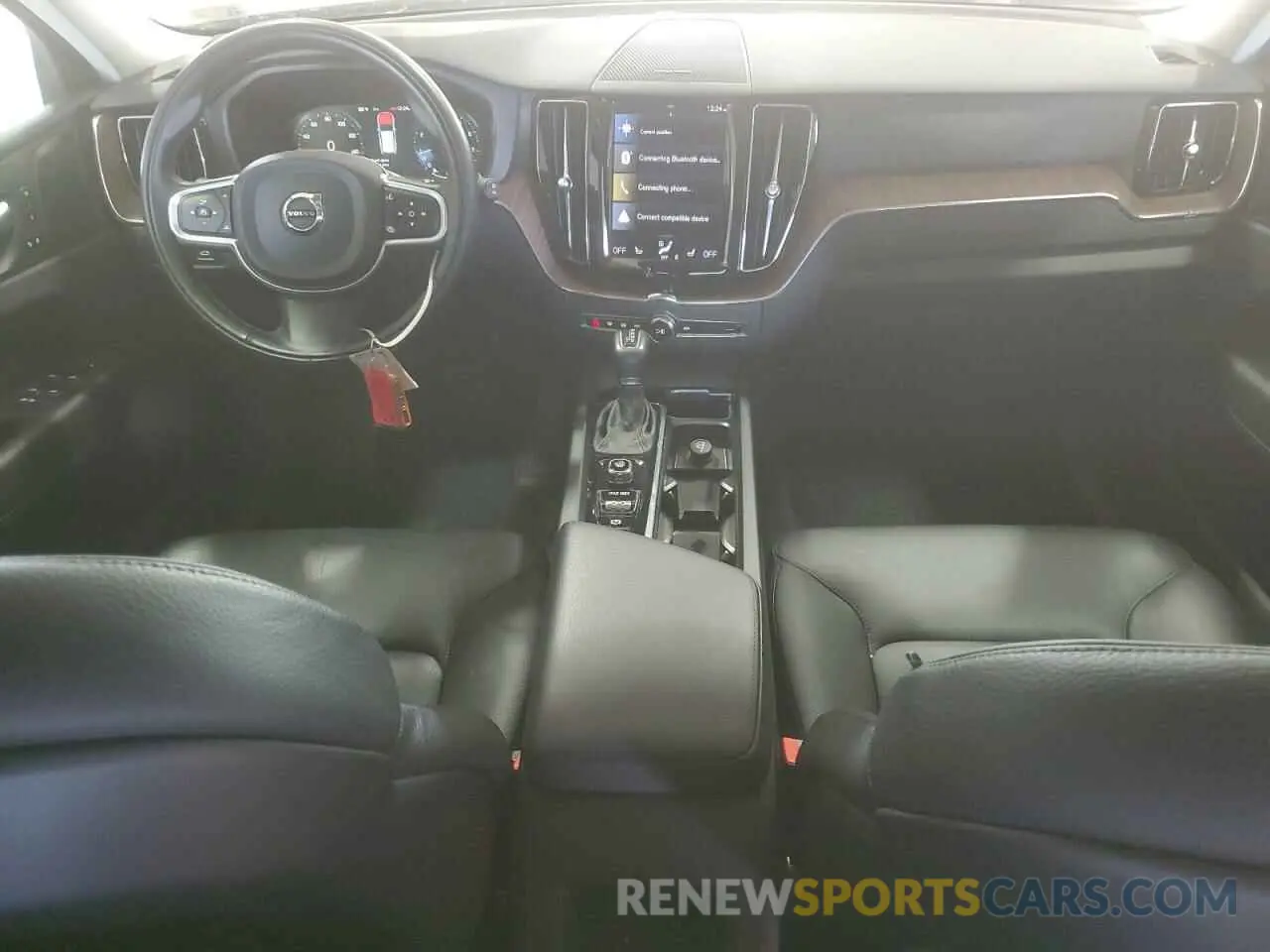 8 Photograph of a damaged car YV4102RK2M1886212 VOLVO XC60 2021