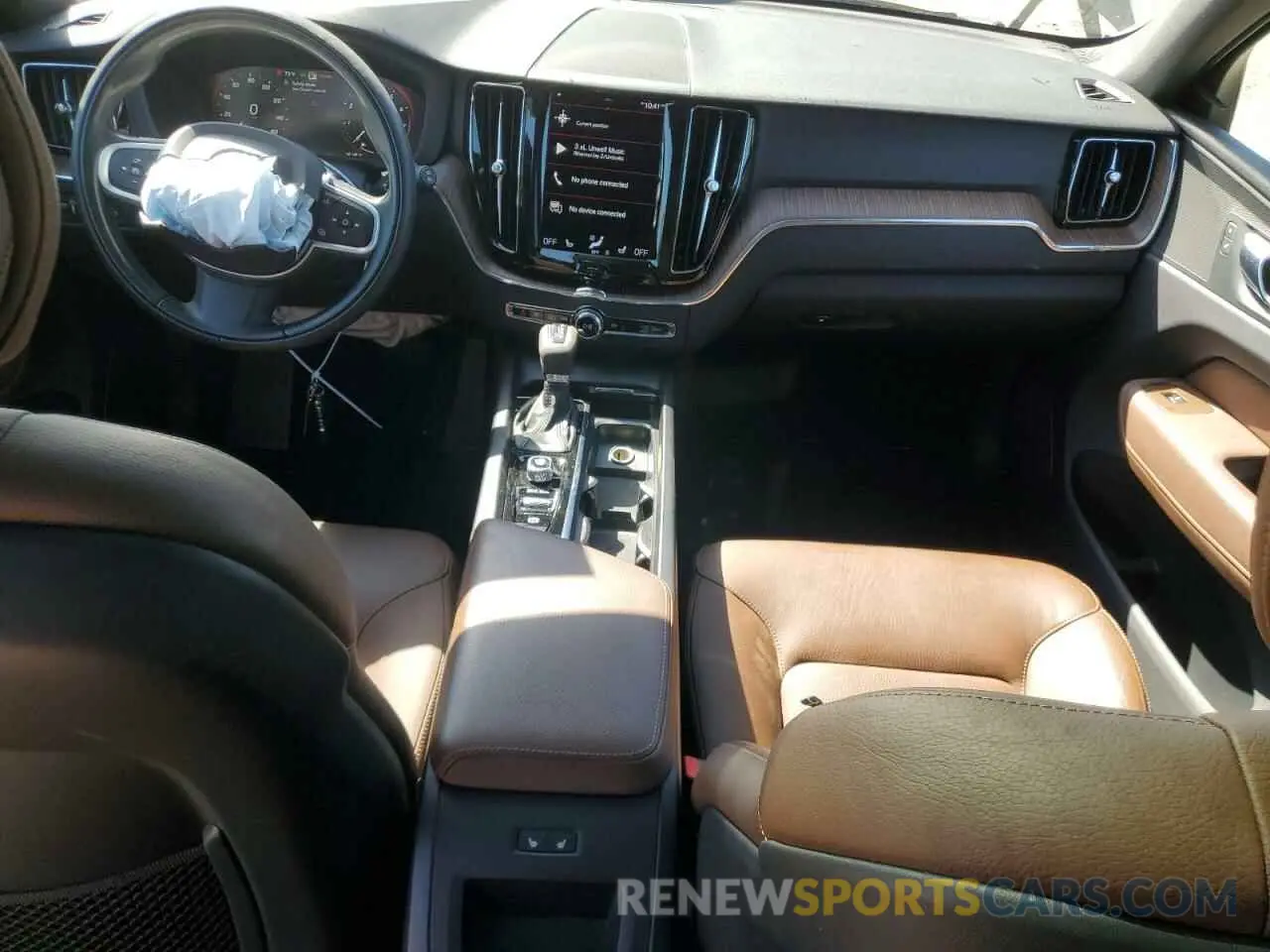 8 Photograph of a damaged car YV4102RK3M1722743 VOLVO XC60 2021