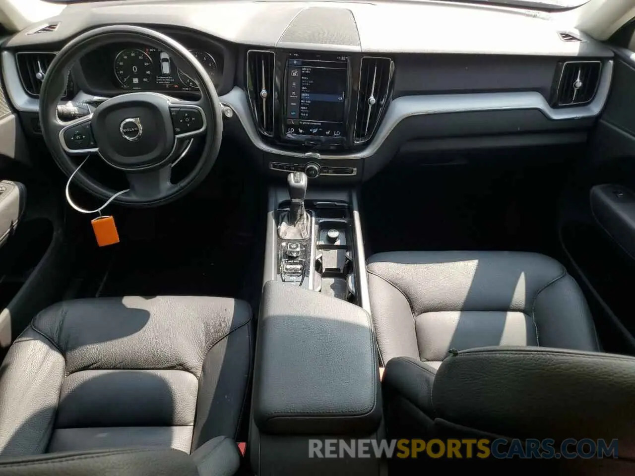 8 Photograph of a damaged car YV4102RK3M1809932 VOLVO XC60 2021