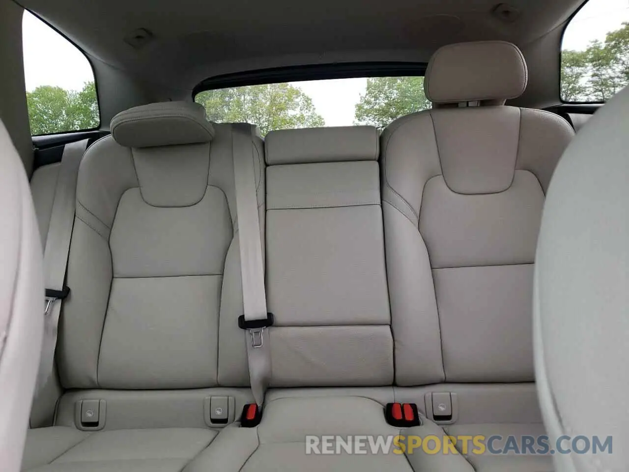 10 Photograph of a damaged car YV4102RK3M1822938 VOLVO XC60 2021