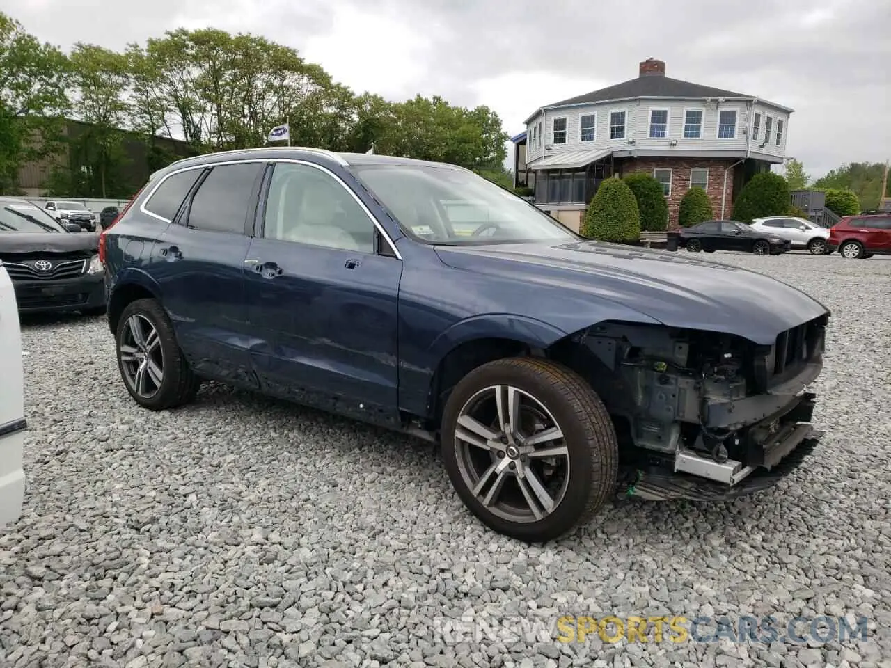 4 Photograph of a damaged car YV4102RK3M1822938 VOLVO XC60 2021