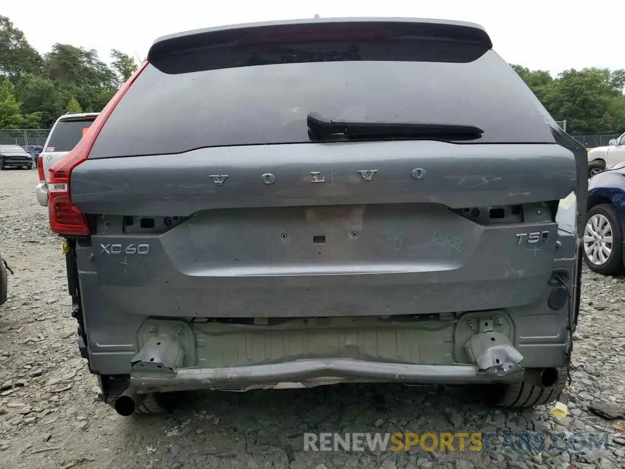 6 Photograph of a damaged car YV4102RK4M1740149 VOLVO XC60 2021