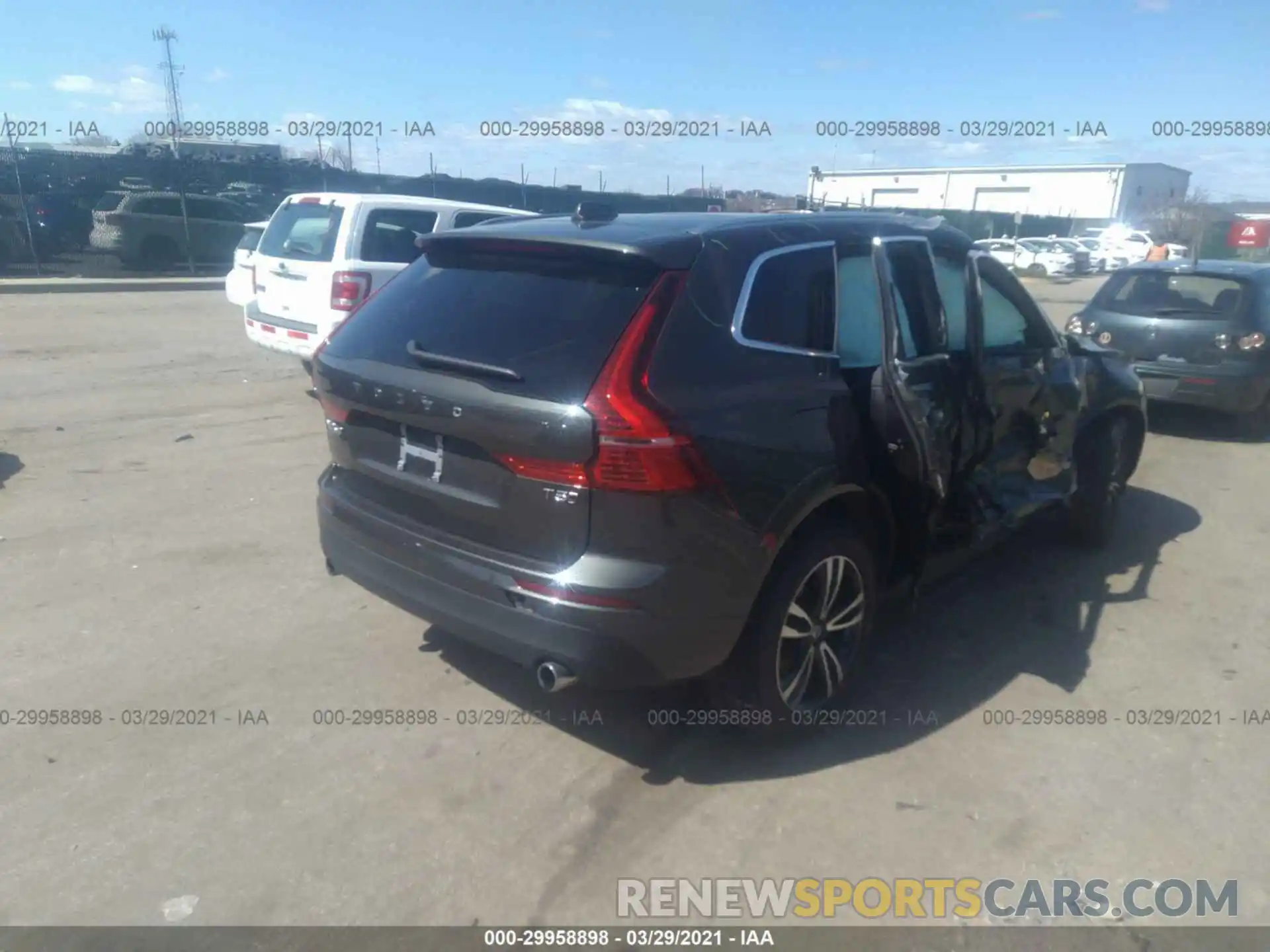 4 Photograph of a damaged car YV4102RK4M1749367 VOLVO XC60 2021