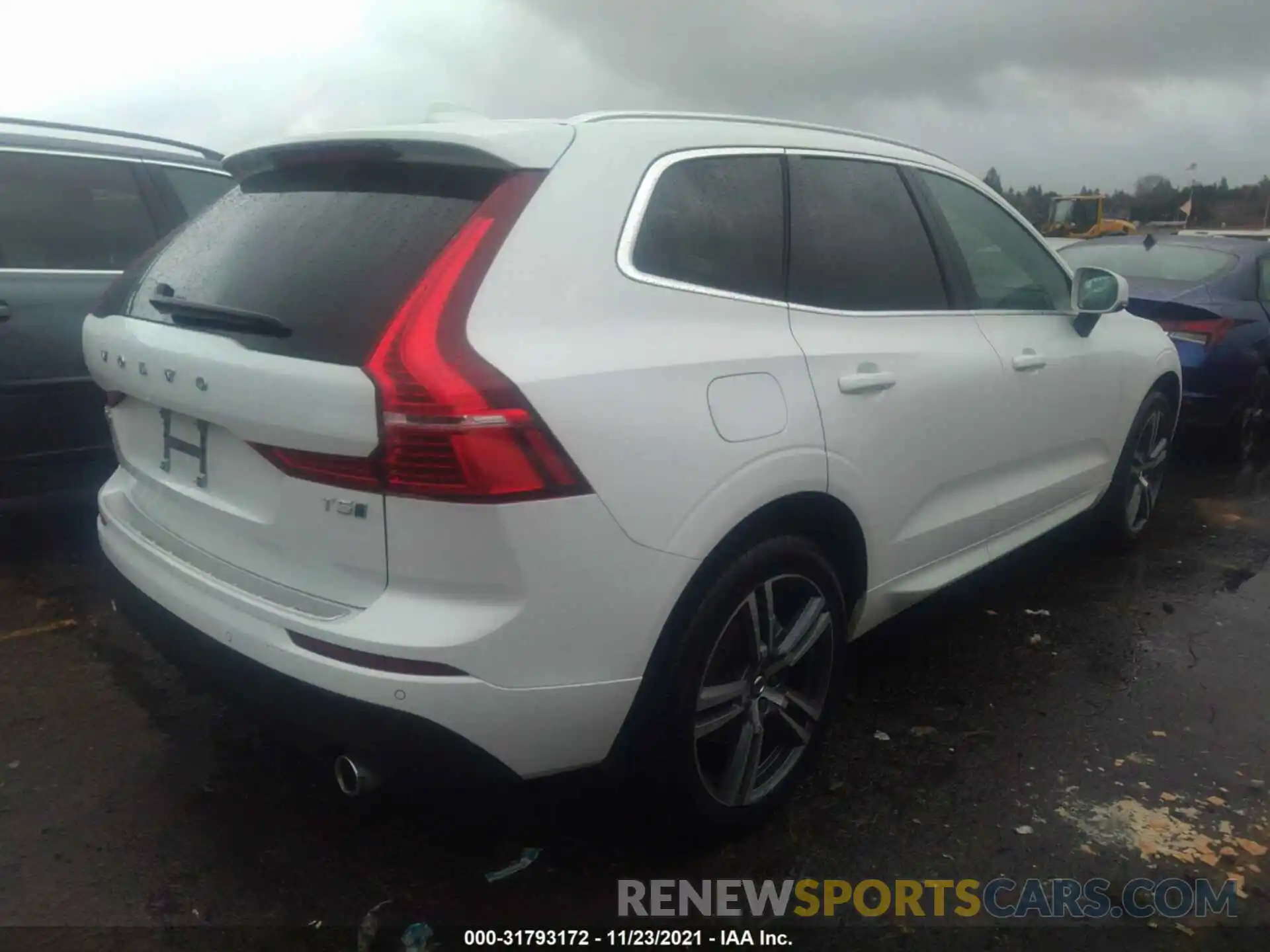 4 Photograph of a damaged car YV4102RK4M1794387 VOLVO XC60 2021