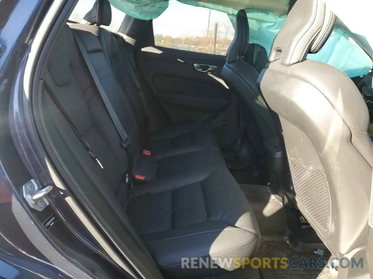 11 Photograph of a damaged car YV4102RK4M1820308 VOLVO XC60 2021
