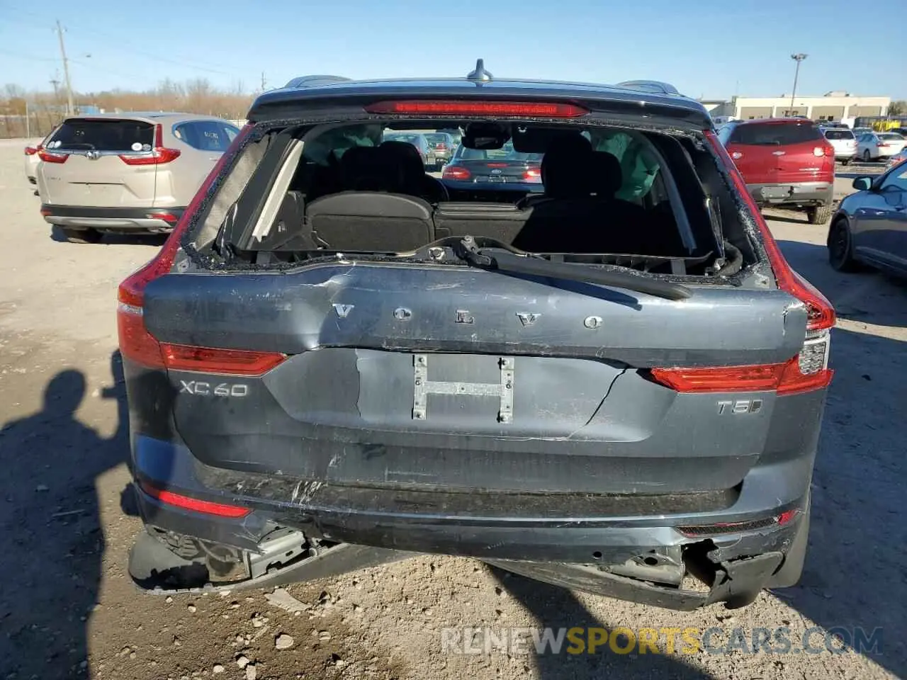 6 Photograph of a damaged car YV4102RK4M1820308 VOLVO XC60 2021