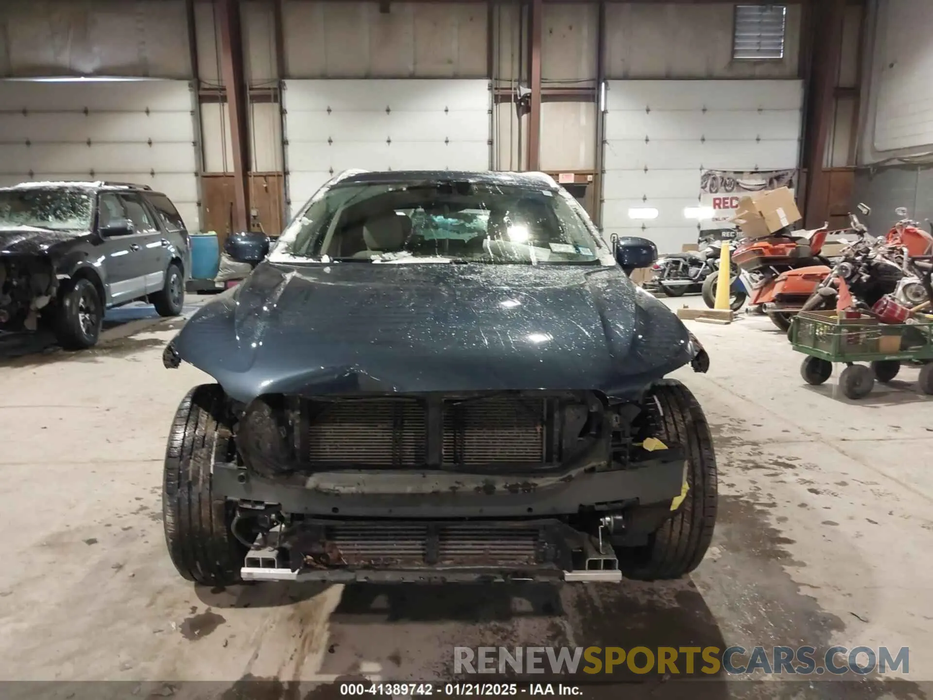 12 Photograph of a damaged car YV4102RK6M1740282 VOLVO XC60 2021