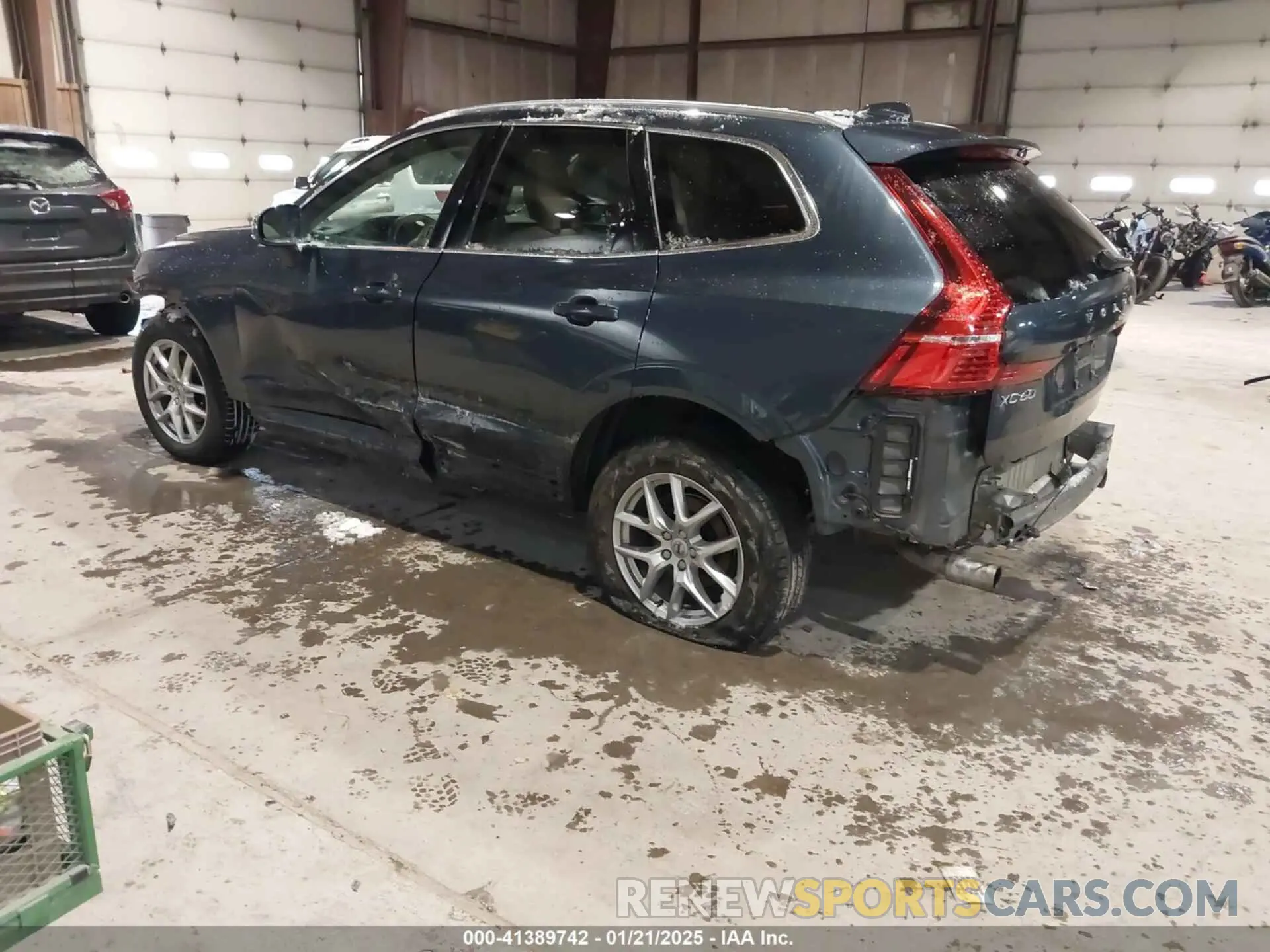 3 Photograph of a damaged car YV4102RK6M1740282 VOLVO XC60 2021