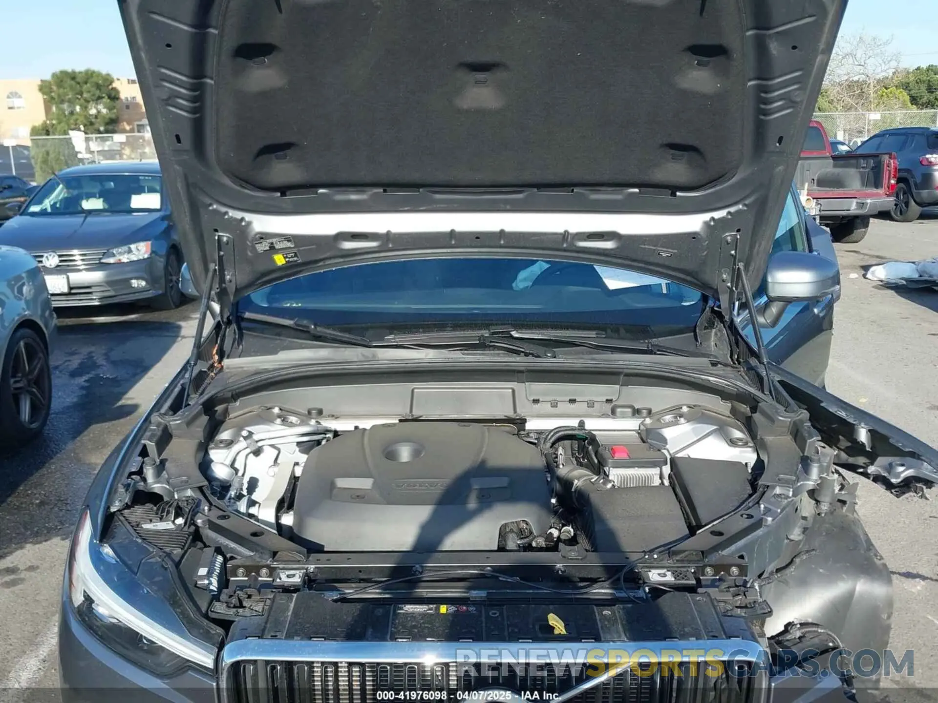 10 Photograph of a damaged car YV4102RK7M1860026 VOLVO XC60 2021