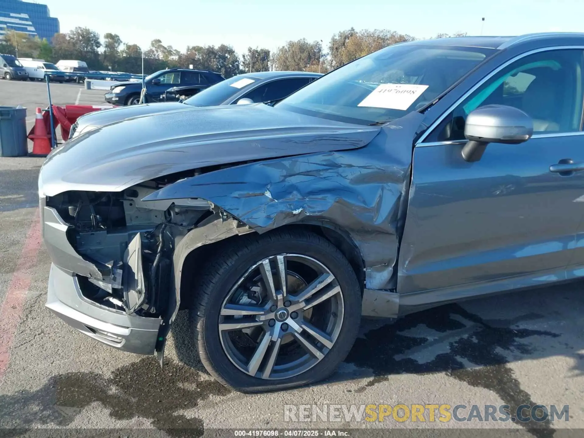6 Photograph of a damaged car YV4102RK7M1860026 VOLVO XC60 2021