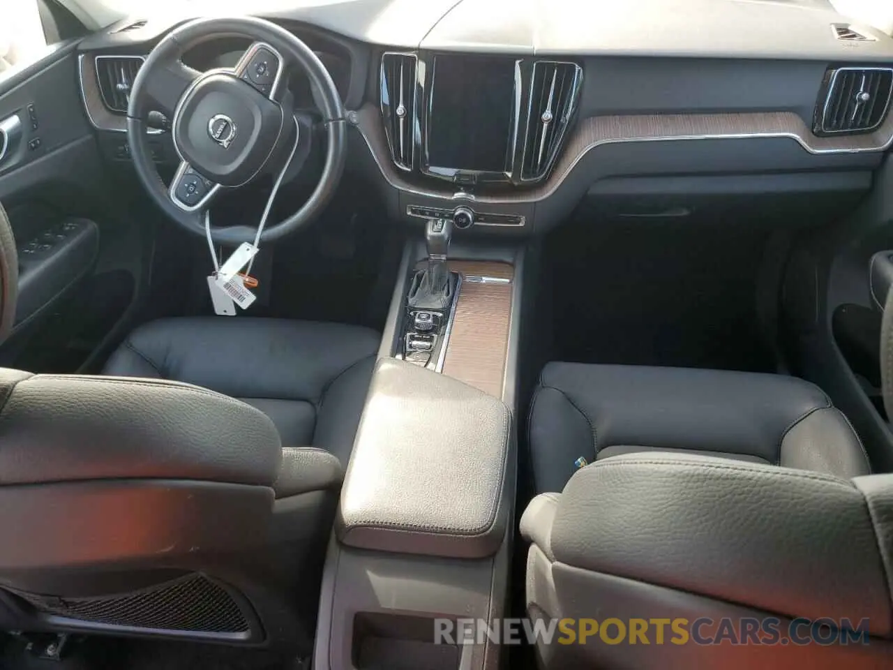 8 Photograph of a damaged car YV4102RK7M1875500 VOLVO XC60 2021