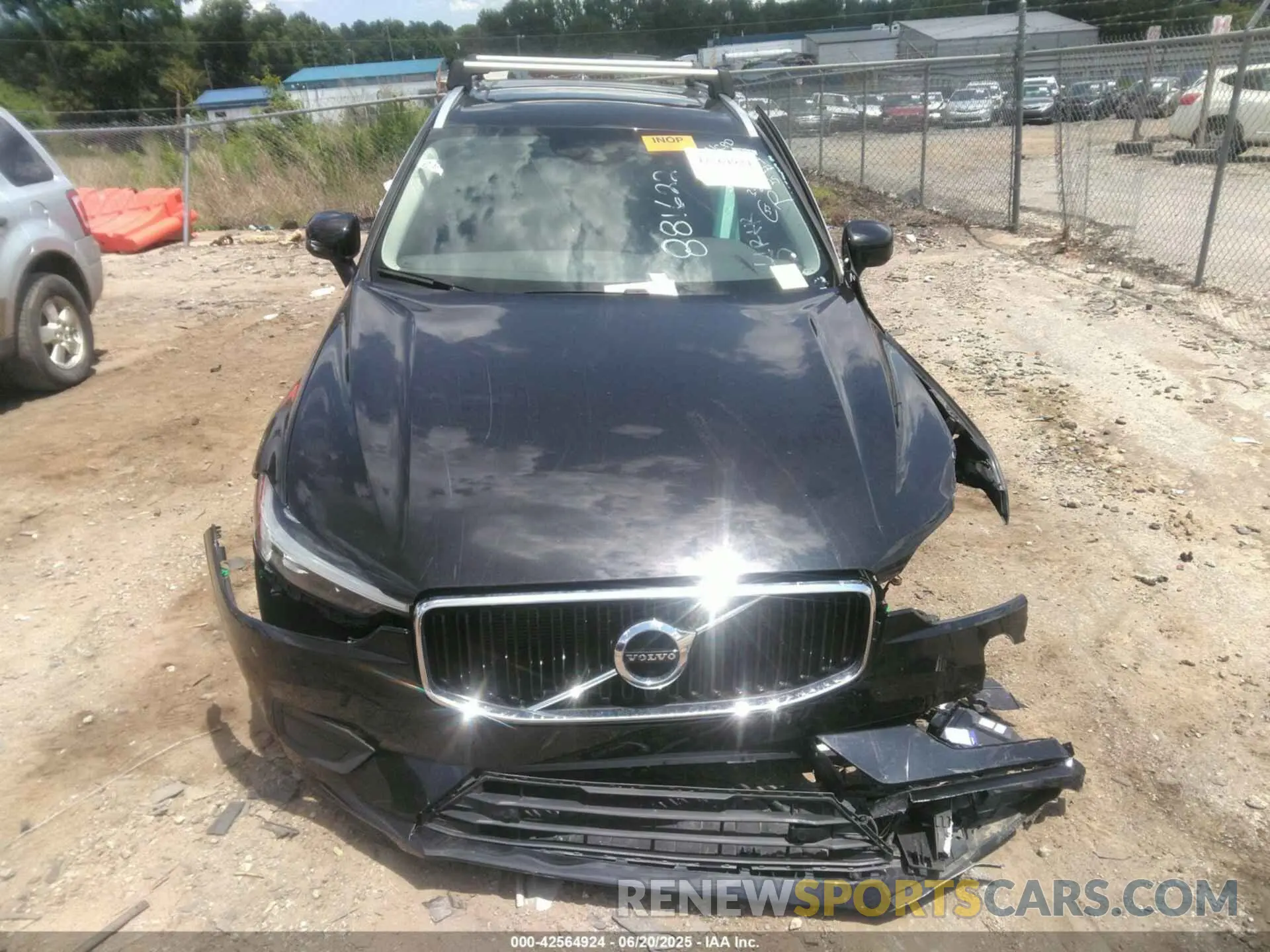 12 Photograph of a damaged car YV4102RK7M1881622 VOLVO XC60 2021