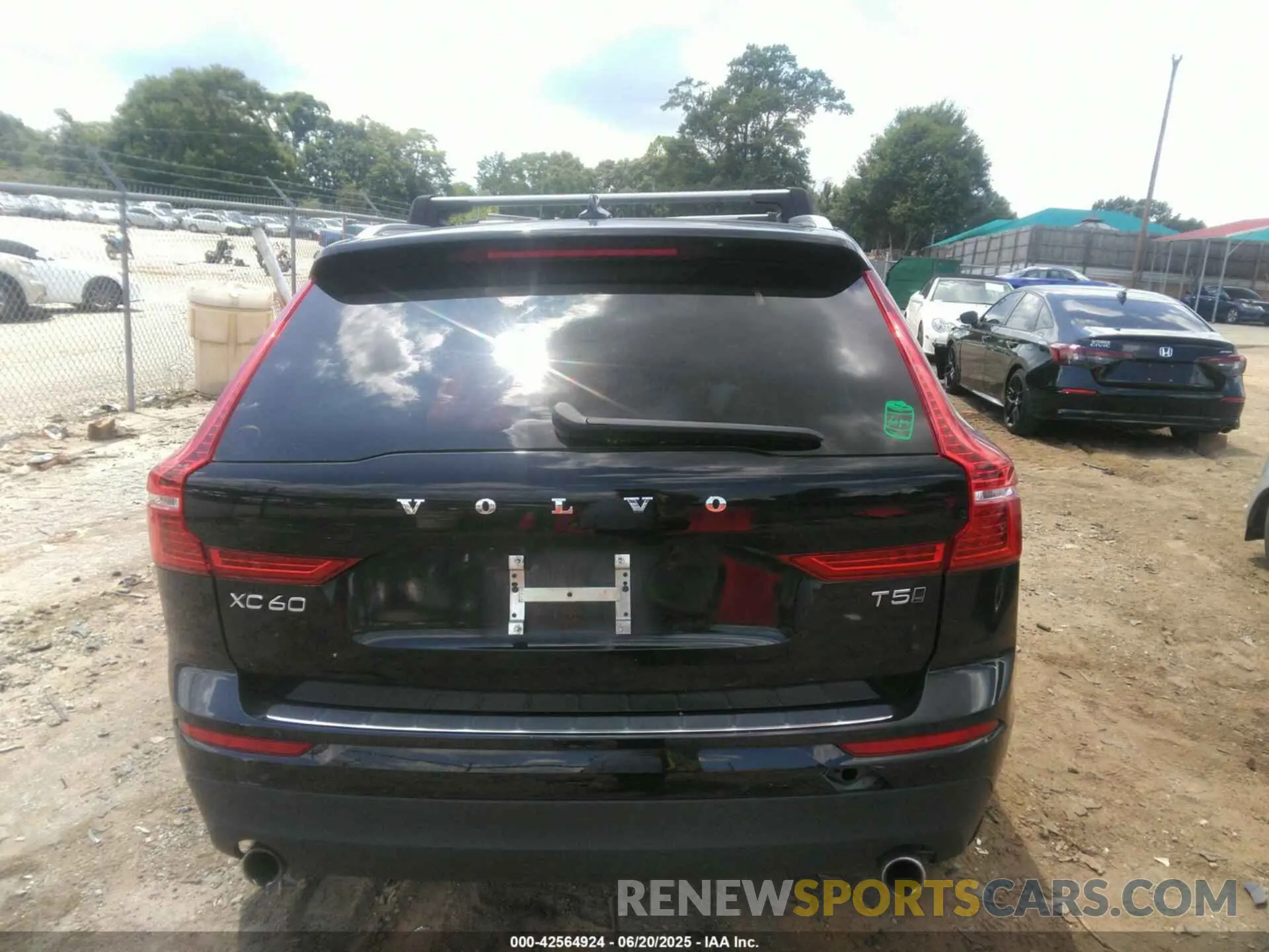 16 Photograph of a damaged car YV4102RK7M1881622 VOLVO XC60 2021