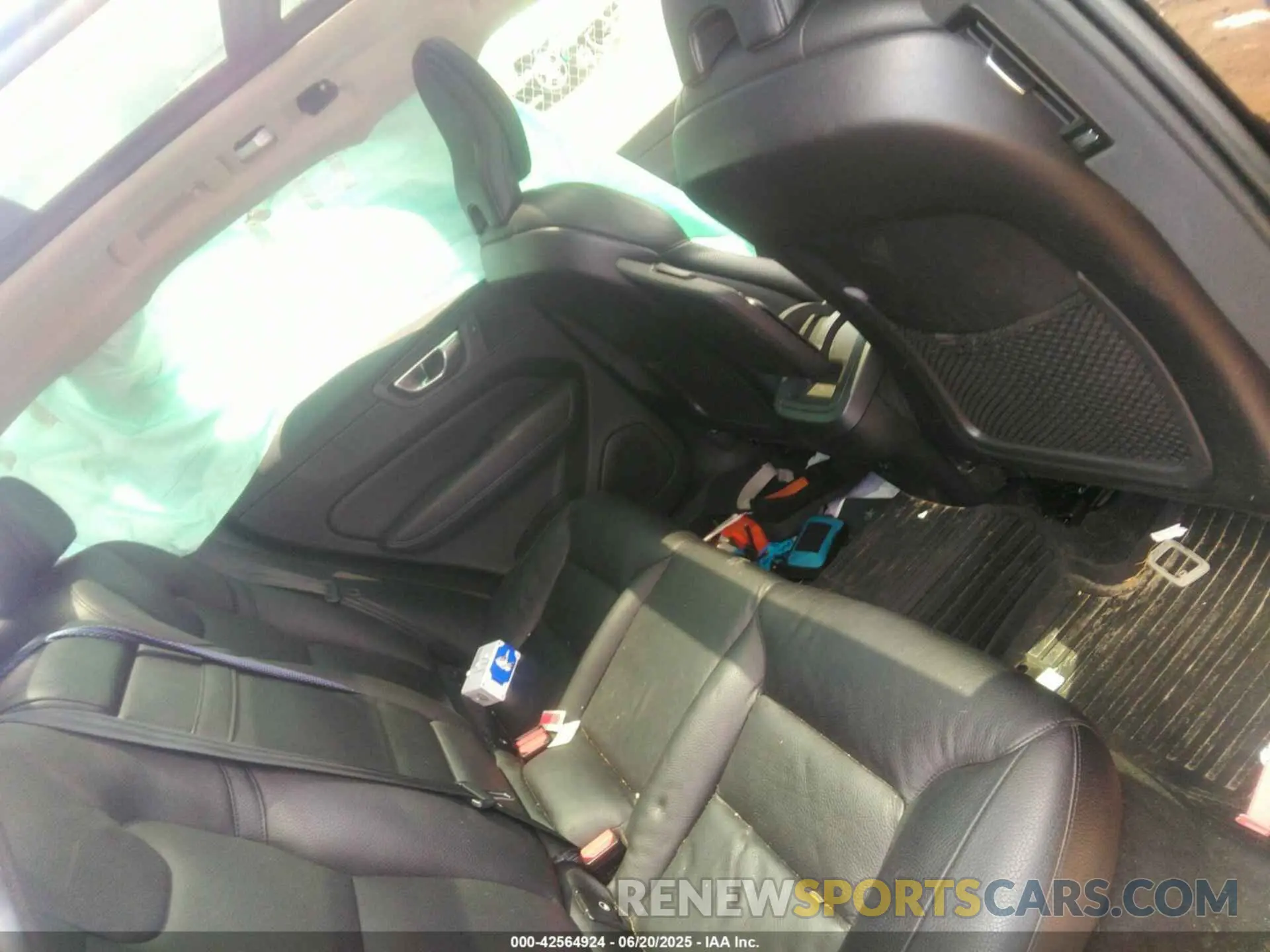 8 Photograph of a damaged car YV4102RK7M1881622 VOLVO XC60 2021