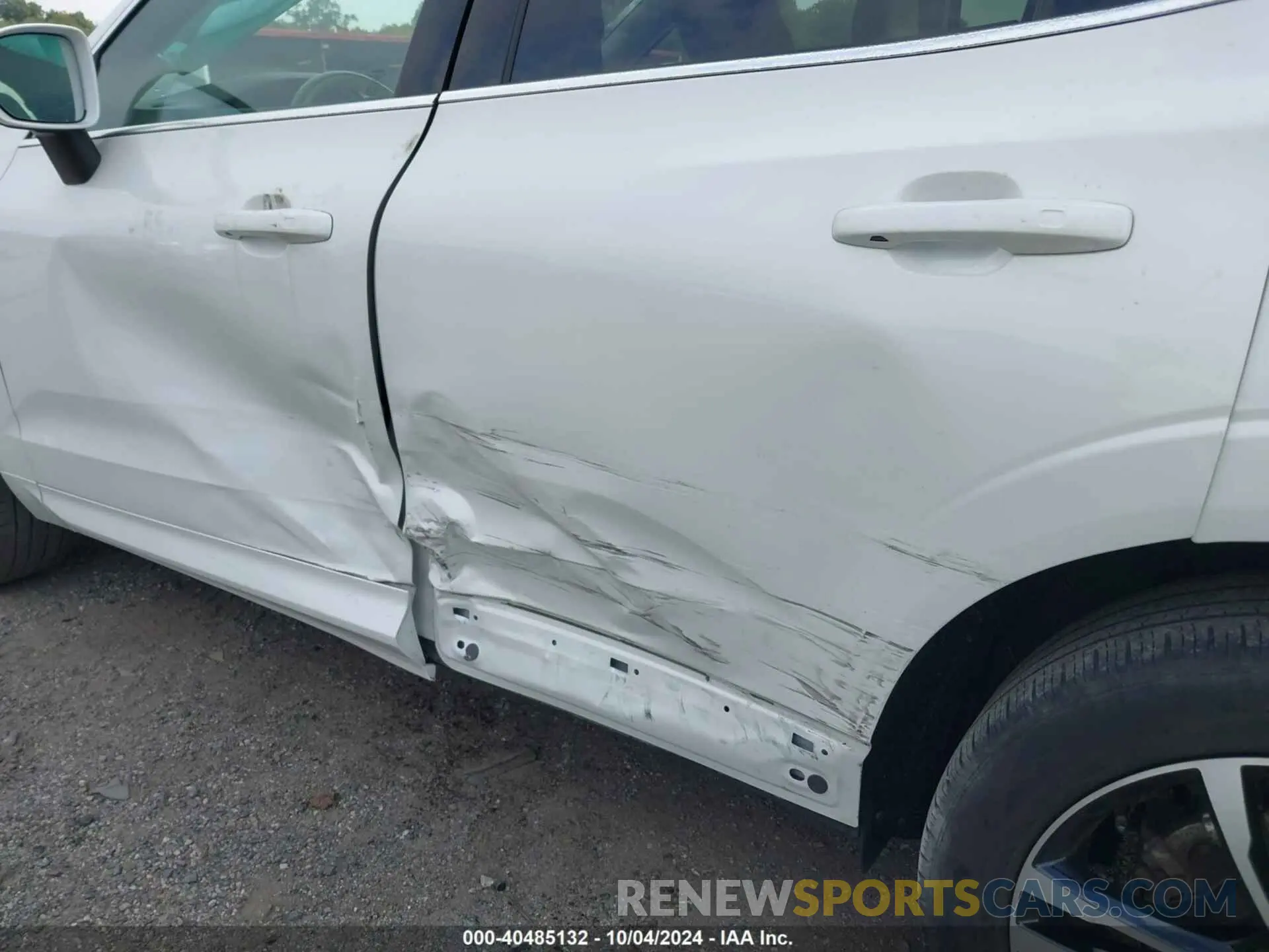6 Photograph of a damaged car YV4102RK8M1682546 VOLVO XC60 2021